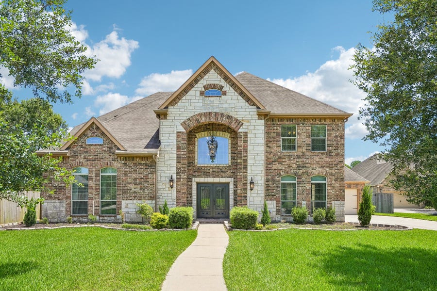 Property photo for 405 Old Orchard Drive, Dickinson, TX
