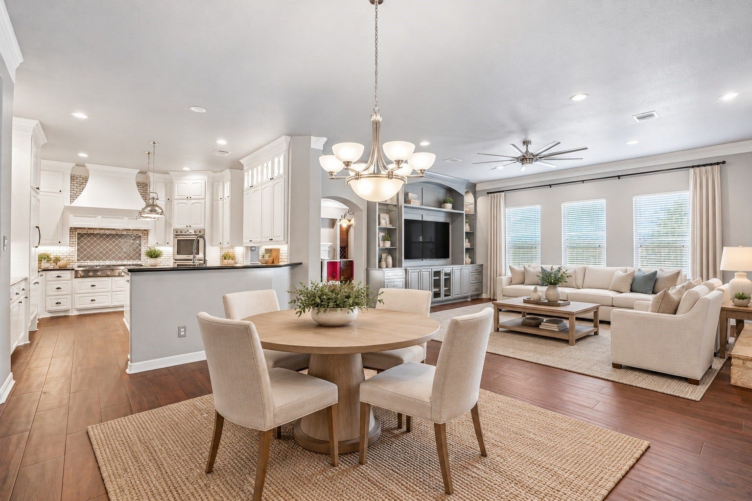 405 Old Orchard Drive, Dickinson, TX 77539 Virtually Staged. Dinnette off the kitchen