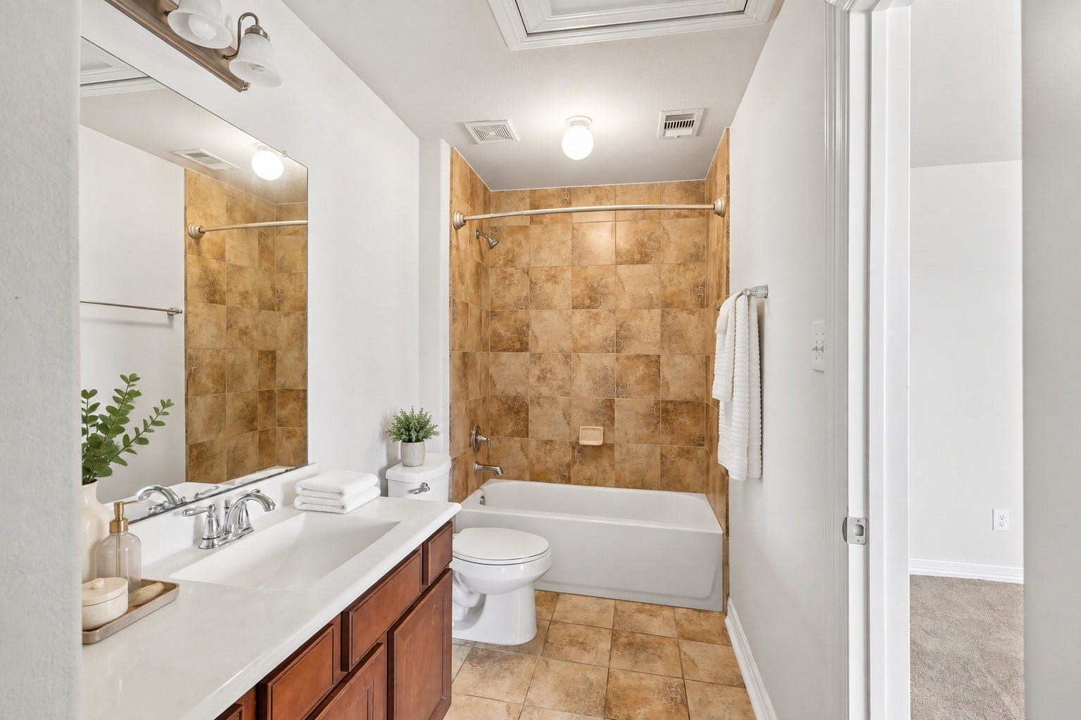 405 Old Orchard Drive, Dickinson, TX 77539 Virtually Staged.