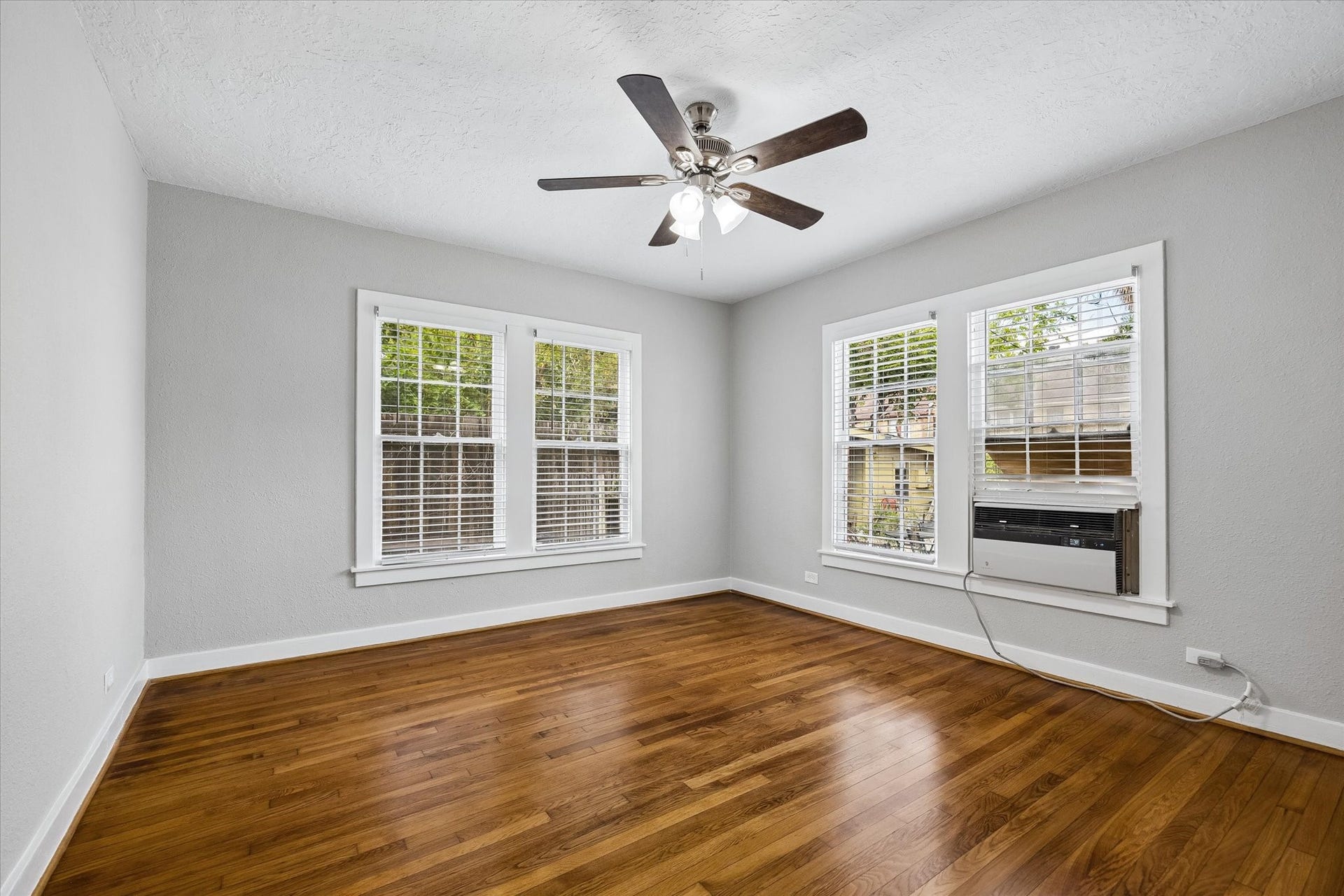 1812 W Alabama Street, #2, Houston, TX 77098 1812 W Alabama Street, #2, Houston, TX 77098