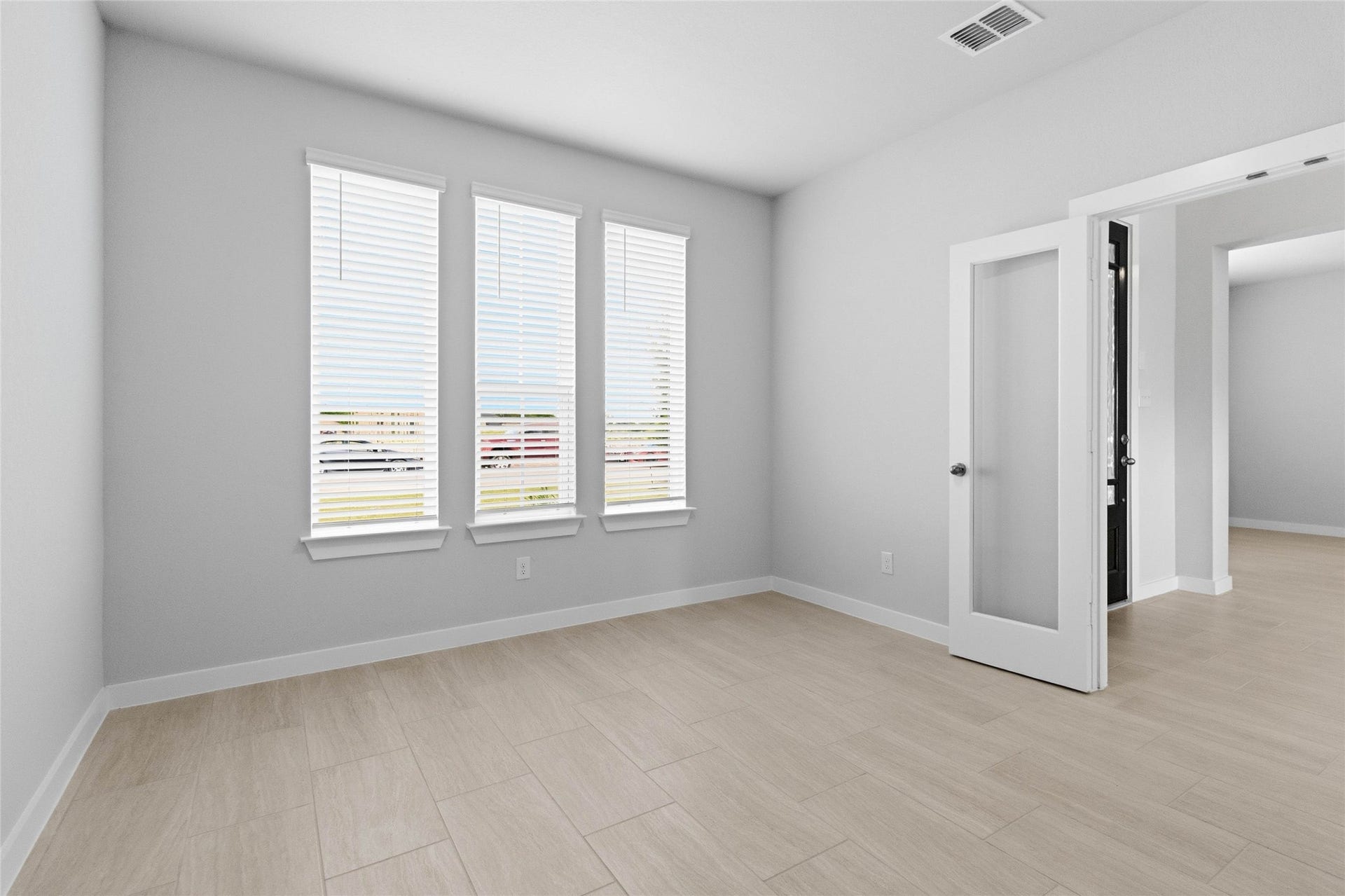 13625 Armstrong Street, Conroe, TX 77303 Representative Photo. Not Actual Home. Actual colors and features may vary.