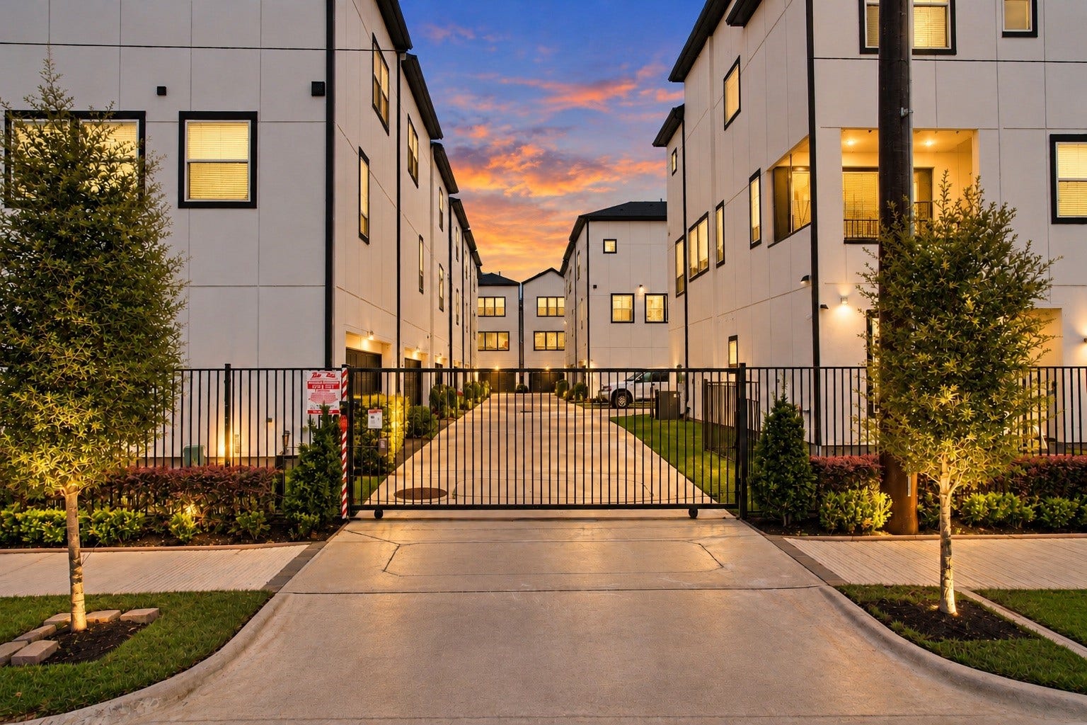 2716 Grand Fountains Drive, #H, Houston, TX 77054 2716 Grand Fountains Drive, #H, Houston, TX 77054