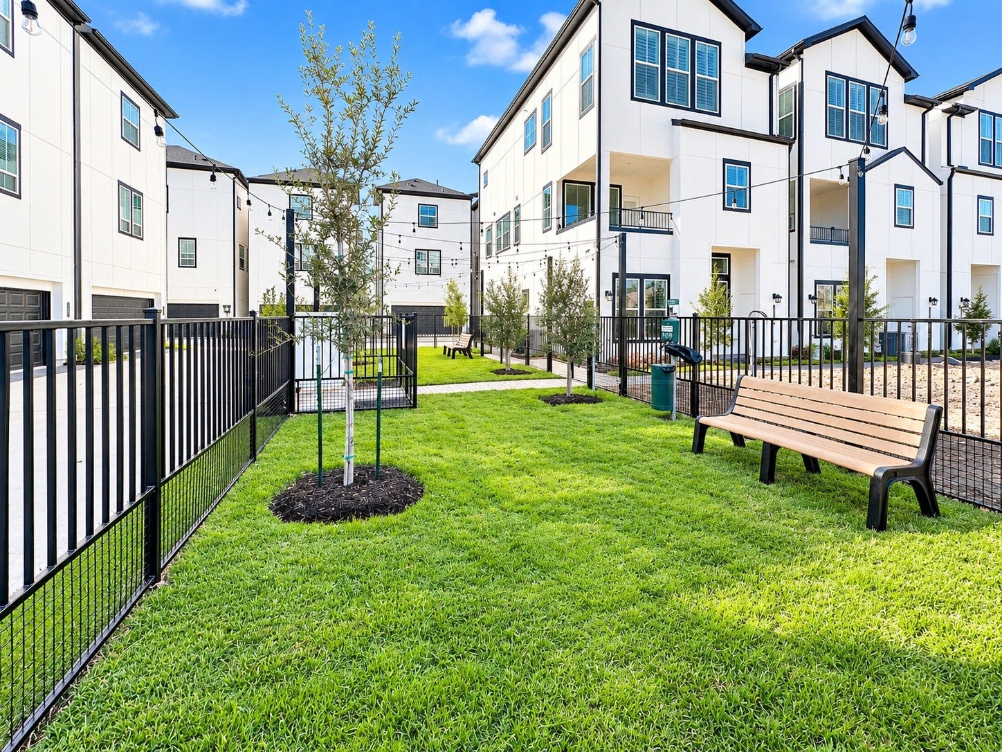 2716 Grand Fountains Drive, #H, Houston, TX 77054 2716 Grand Fountains Drive, #H, Houston, TX 77054
