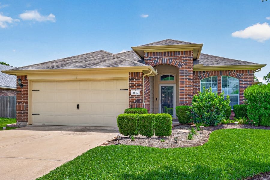 Property photo for 3607 Pillar Cove Lane, Missouri City, TX