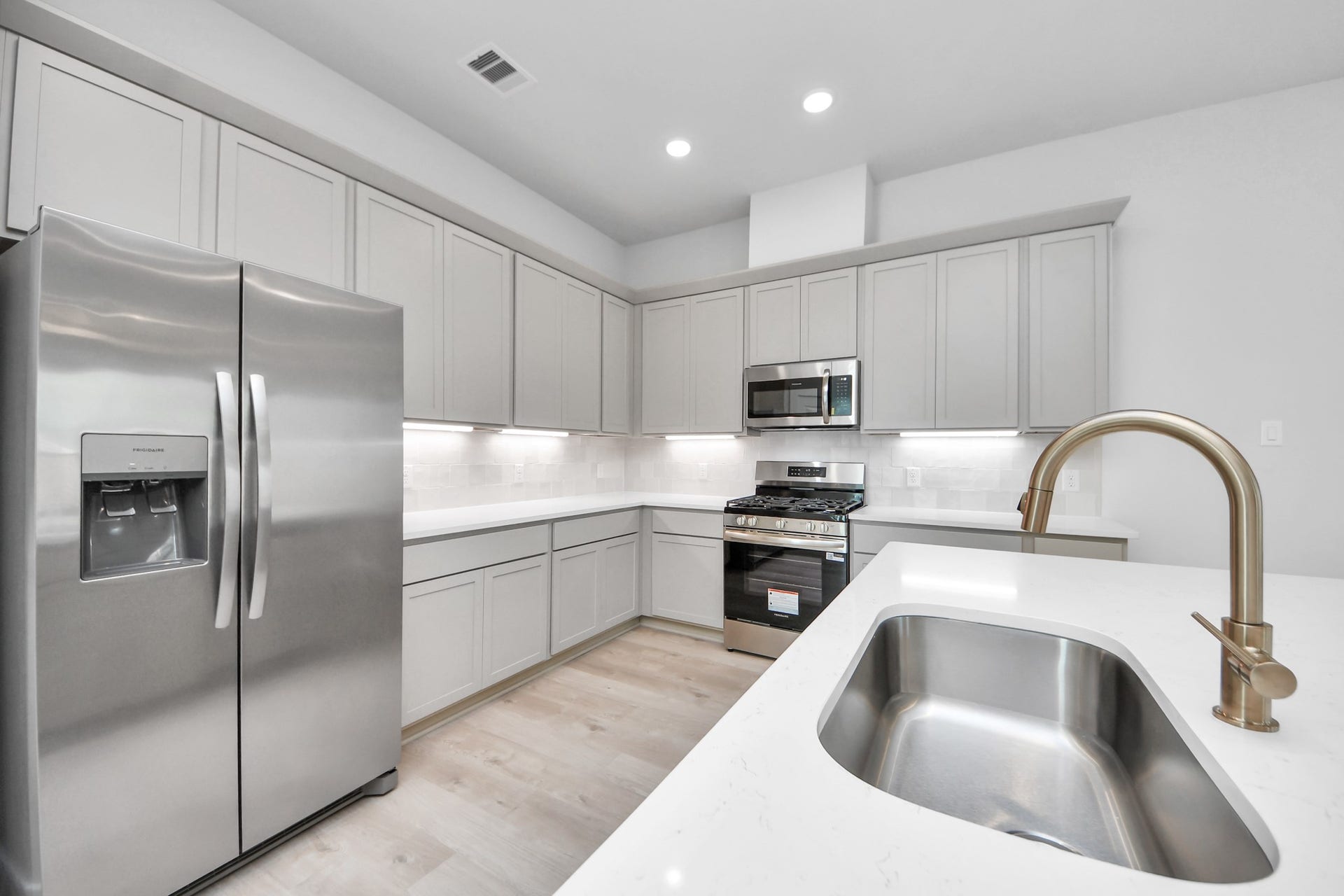 13451 Sun Cay Drive, Houston, TX 77047