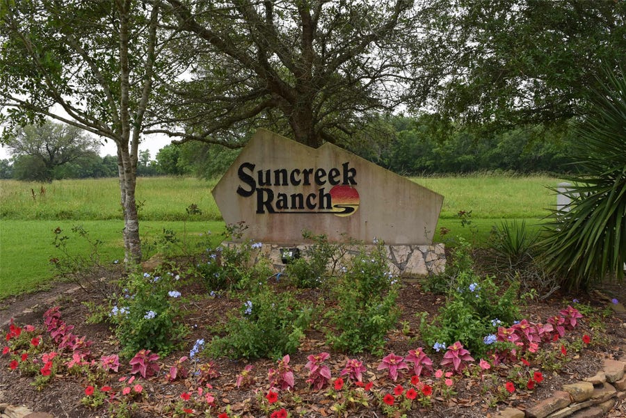 Property photo for 2934 Horse Trail Drive, Rosharon, TX