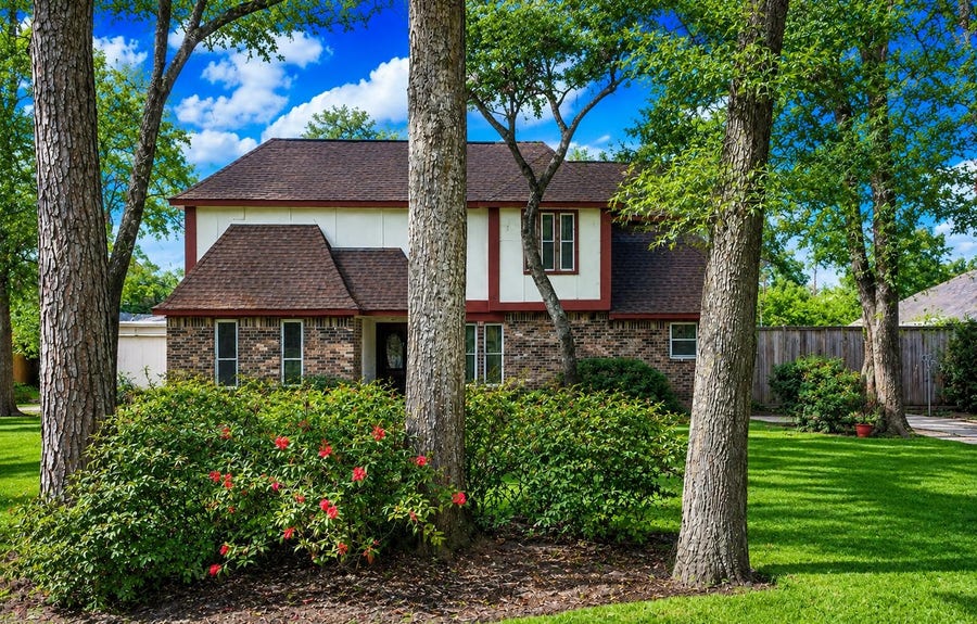 Property photo for 17423 Fairway Oaks Drive, Spring, TX