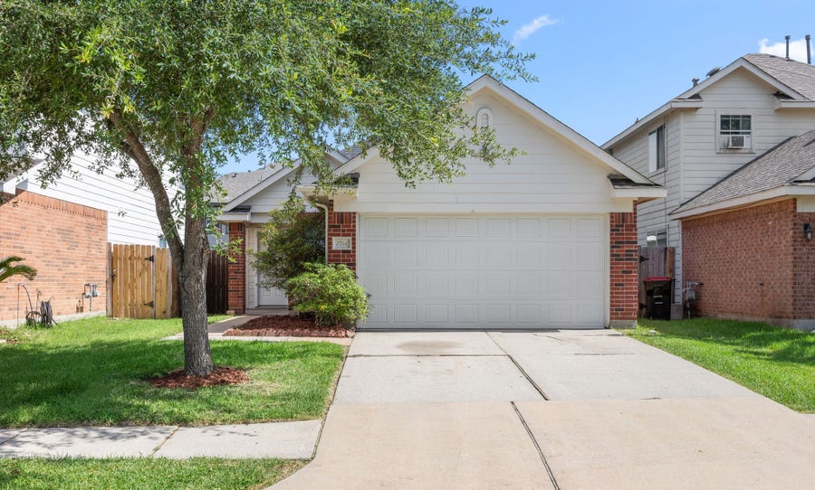 Property photo for 2746 Grahamwood Lane, Houston, TX