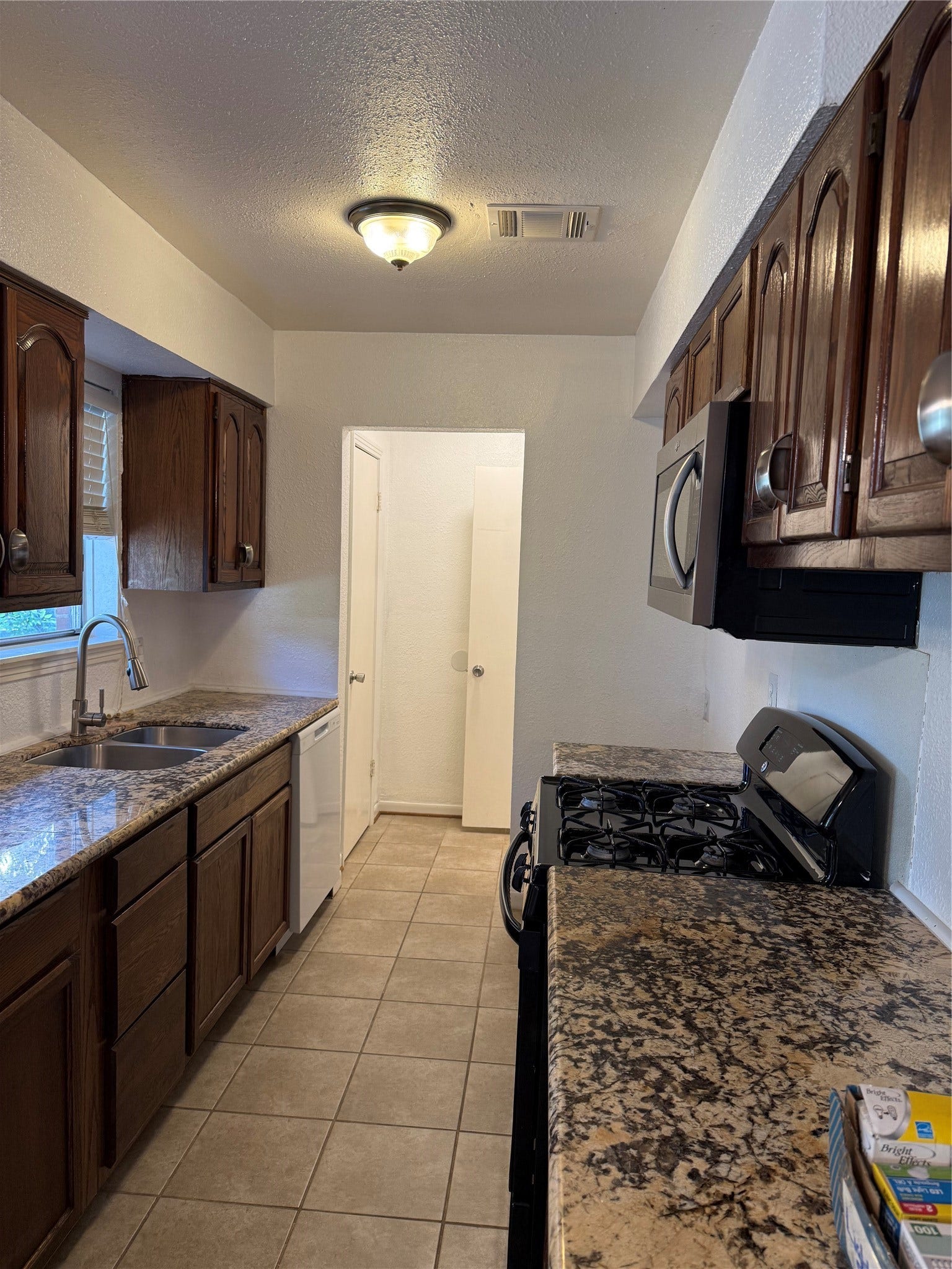 2107 Shasta Street, League City, TX 77565 2107 Shasta Street, League City, TX 77565