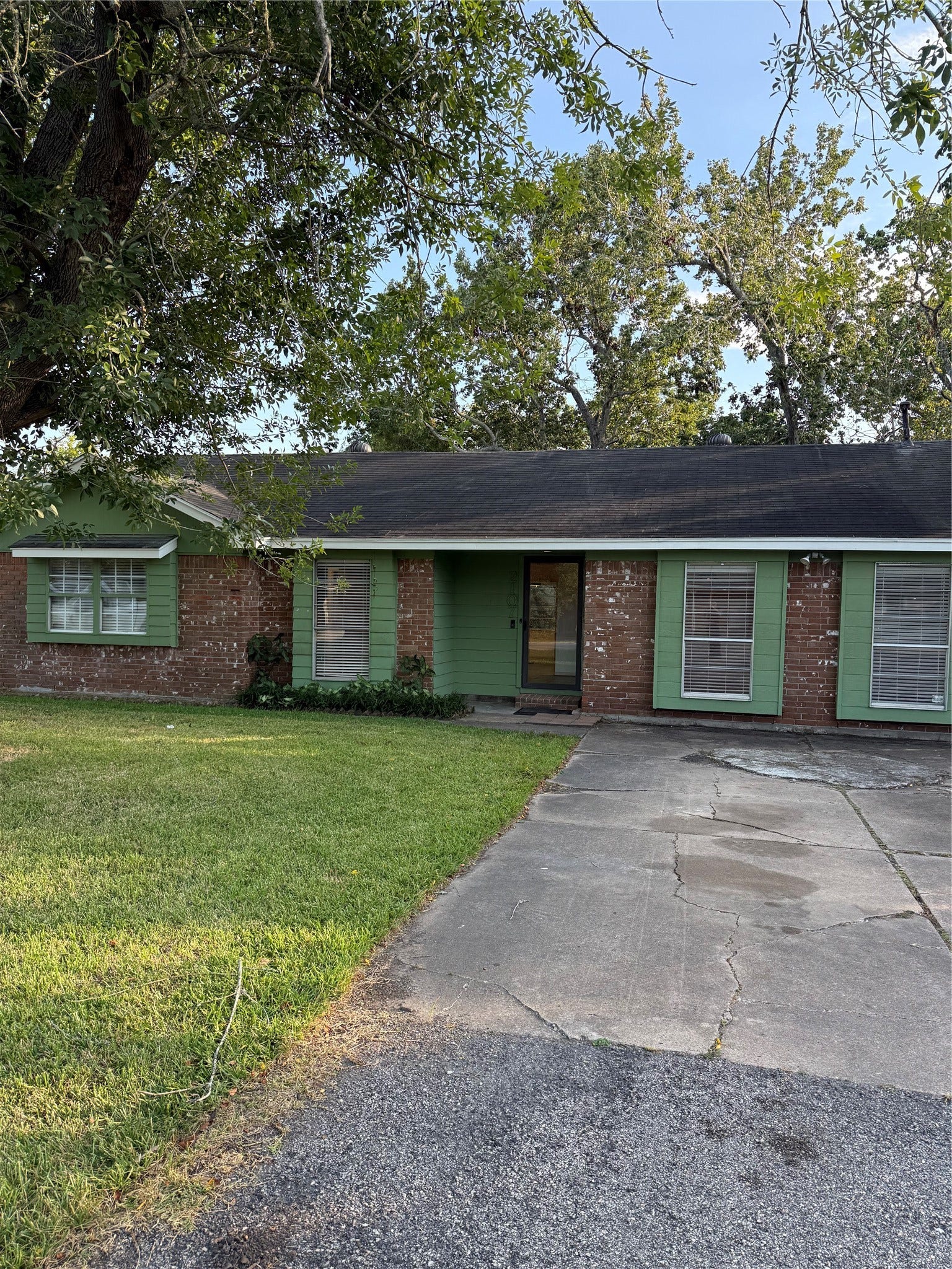 2107 Shasta Street, League City, TX 77565 2107 Shasta Street, League City, TX 77565