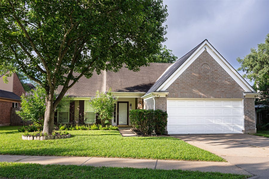 Property photo for 20519 Valley Wells Drive, Katy, TX