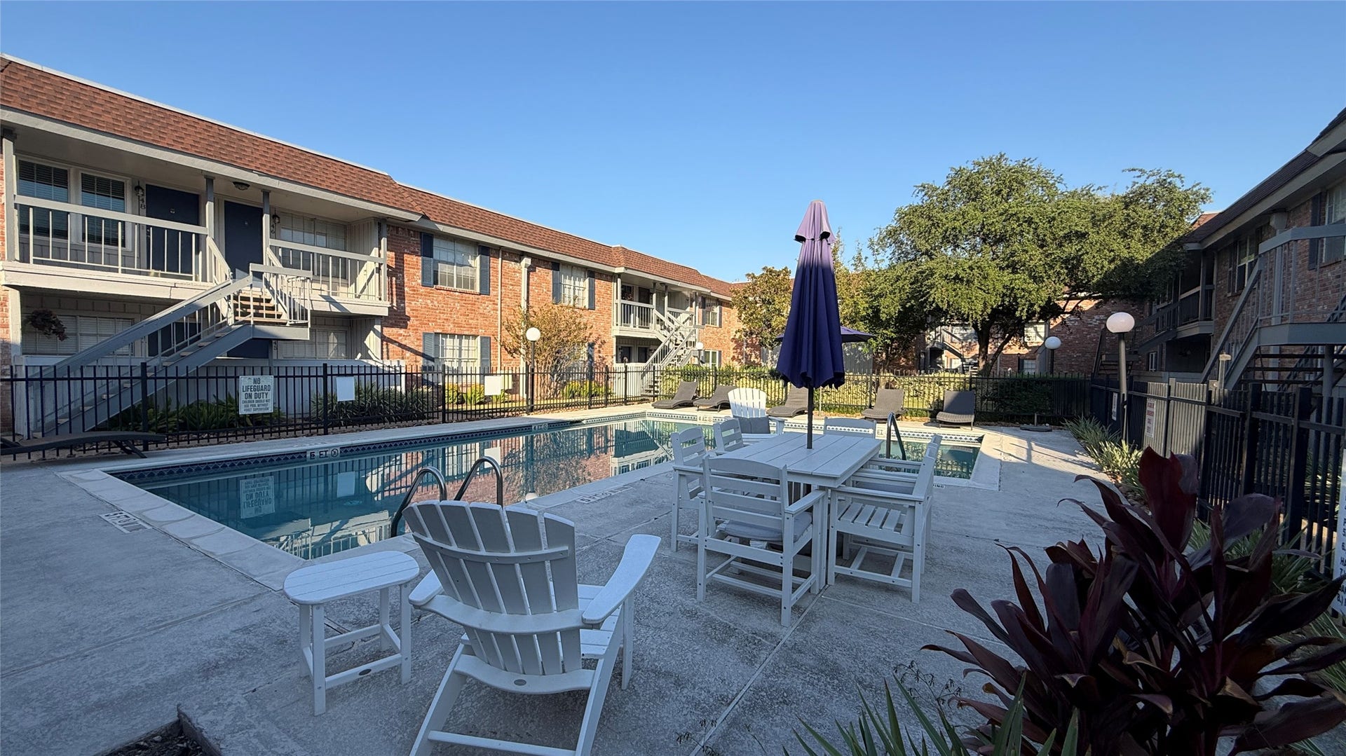 2250 Bering Drive, #40, Houston, TX 77057 The community swimming pool has a very nice gathering area.