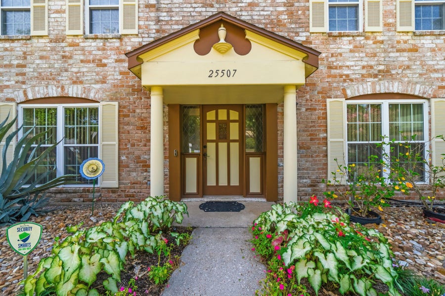 Property photo for 25507 Yellow Pine Circle, Spring, TX