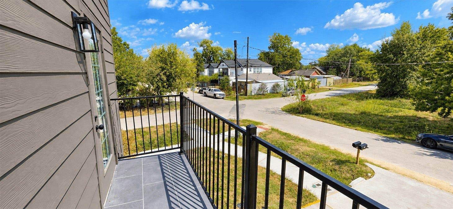 1052 NORTH LN A, Houston, TX 77088 1052 NORTH LN A, Houston, TX 77088