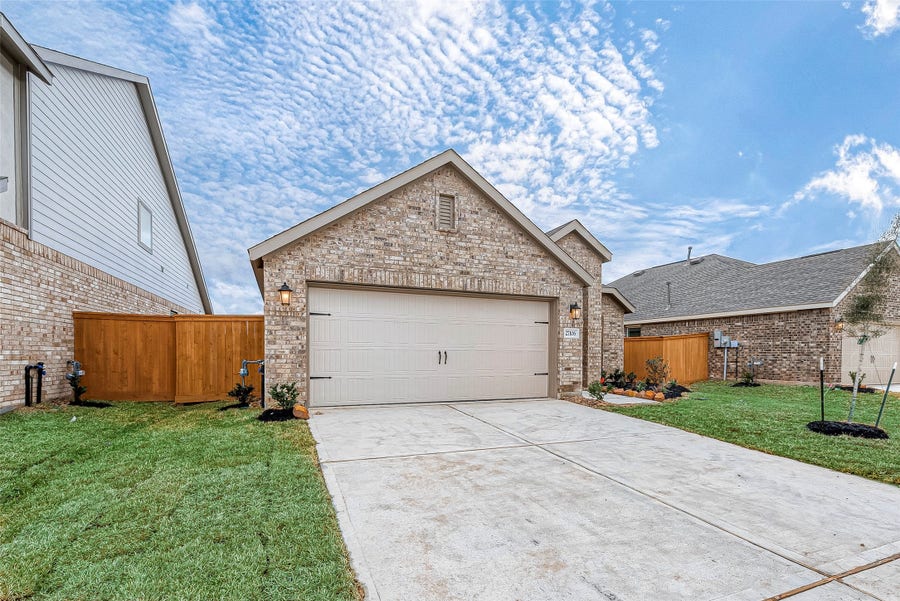 Property photo for 27106 Wandering Glen Lane, Katy, TX