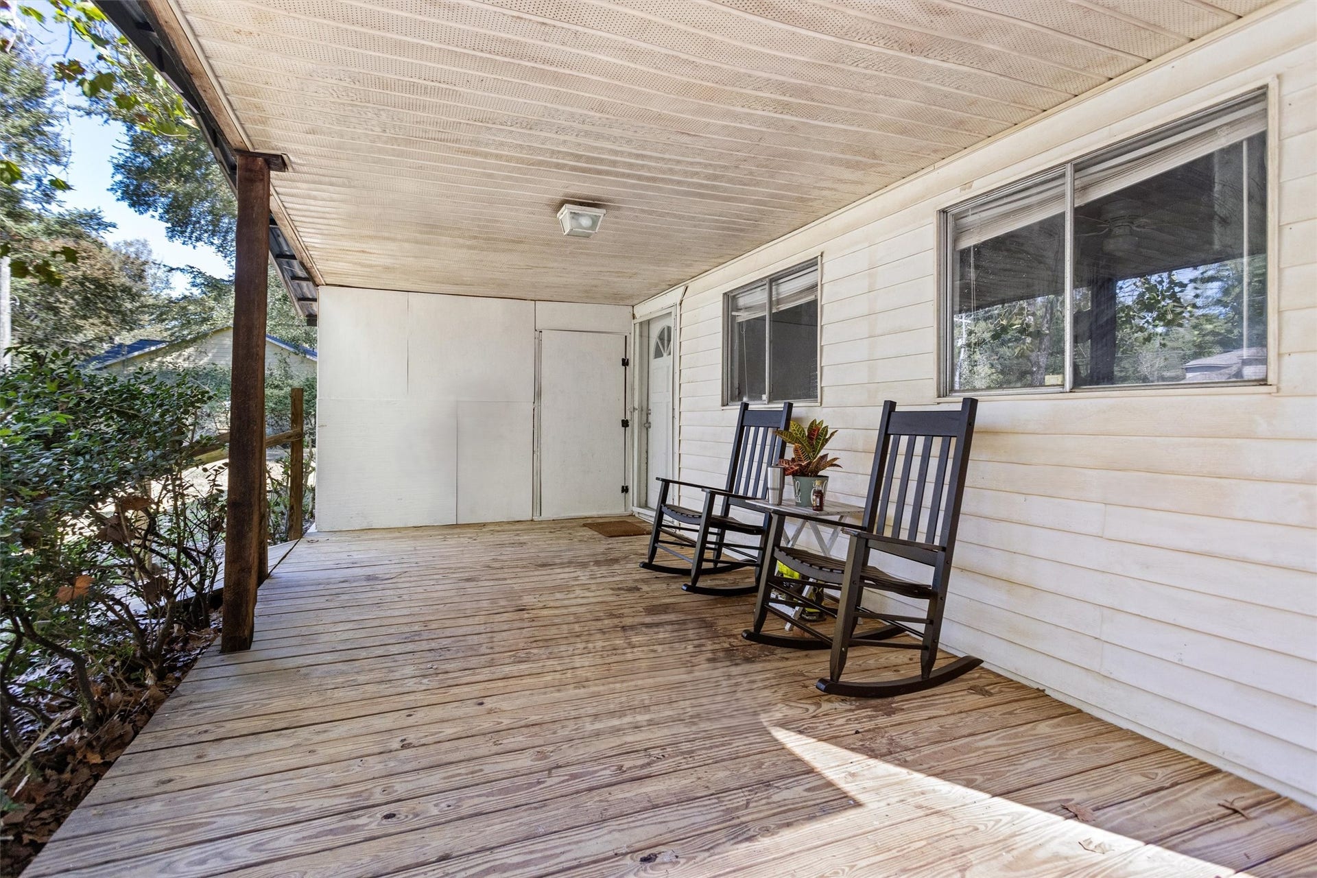 1007 Shawnee Drive, Conroe, TX 77316 1007 Shawnee Drive, Conroe, TX 77316