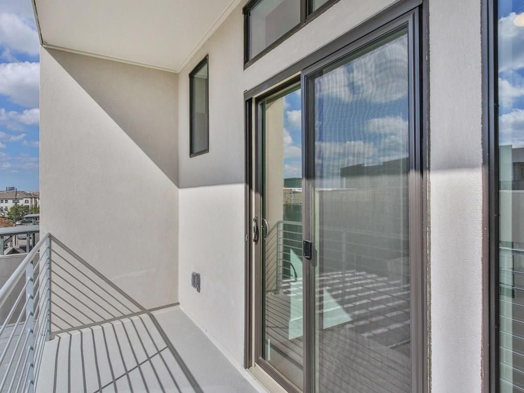 2401 Crawford Street, #A-213, Houston, TX 77004 Patio off of the primary bedroom