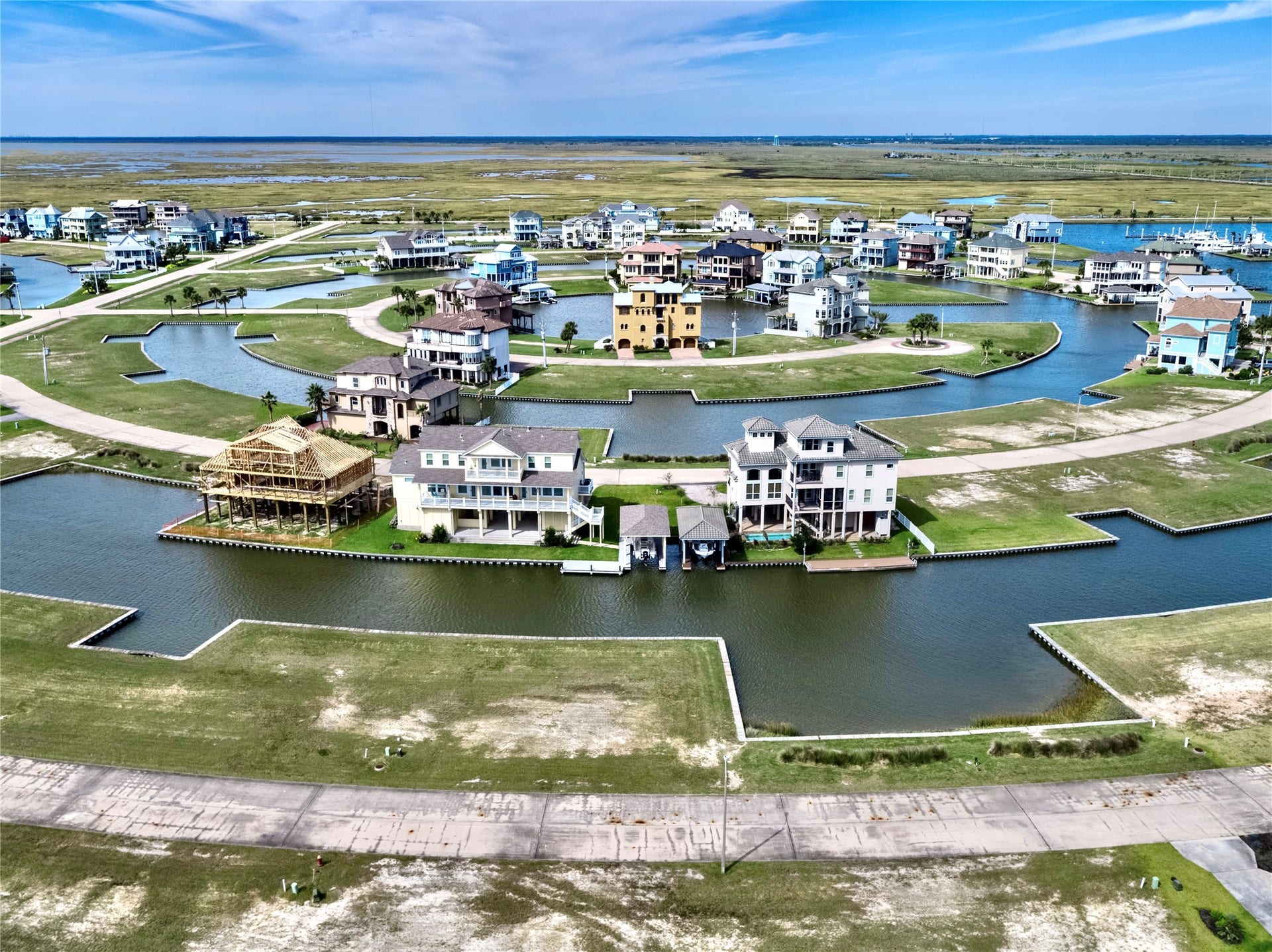 4 Loggerhead, Hitchcock, TX 77563 4 Loggerhead, Hitchcock, TX 77563
