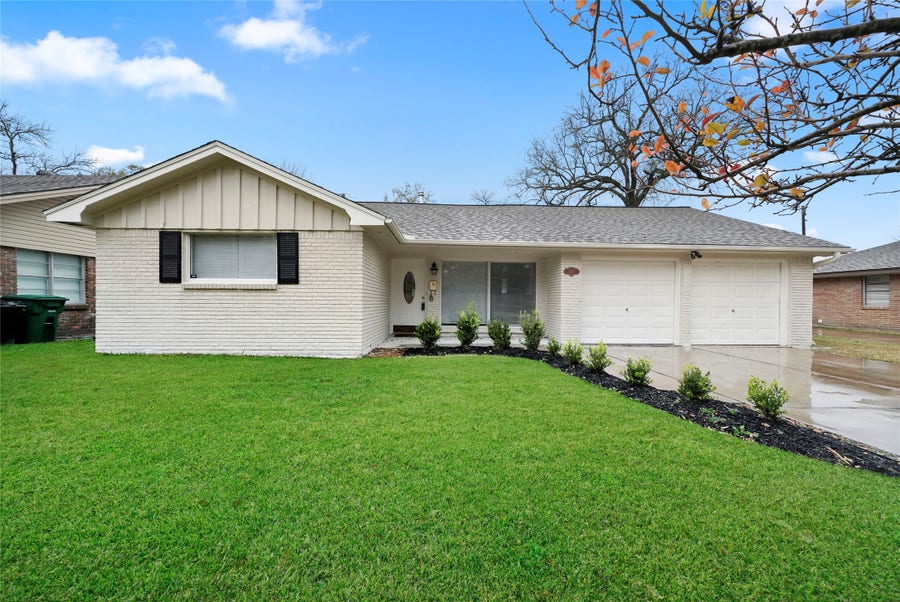 Property photo for 1807 Shadow Bend Drive, Houston, TX