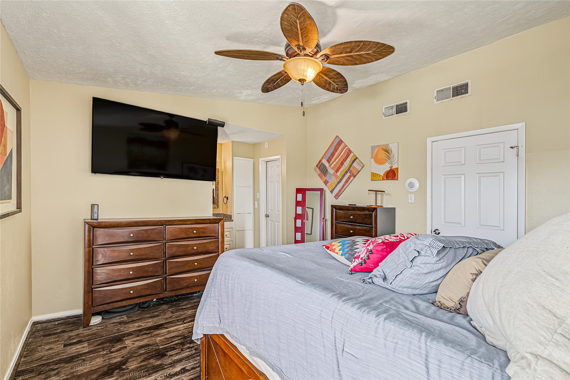 4011 Nasa Rd 1 Parkway, #511, El Lago, TX 77586 4011 Nasa Rd 1 Parkway, #511, El Lago, TX 77586