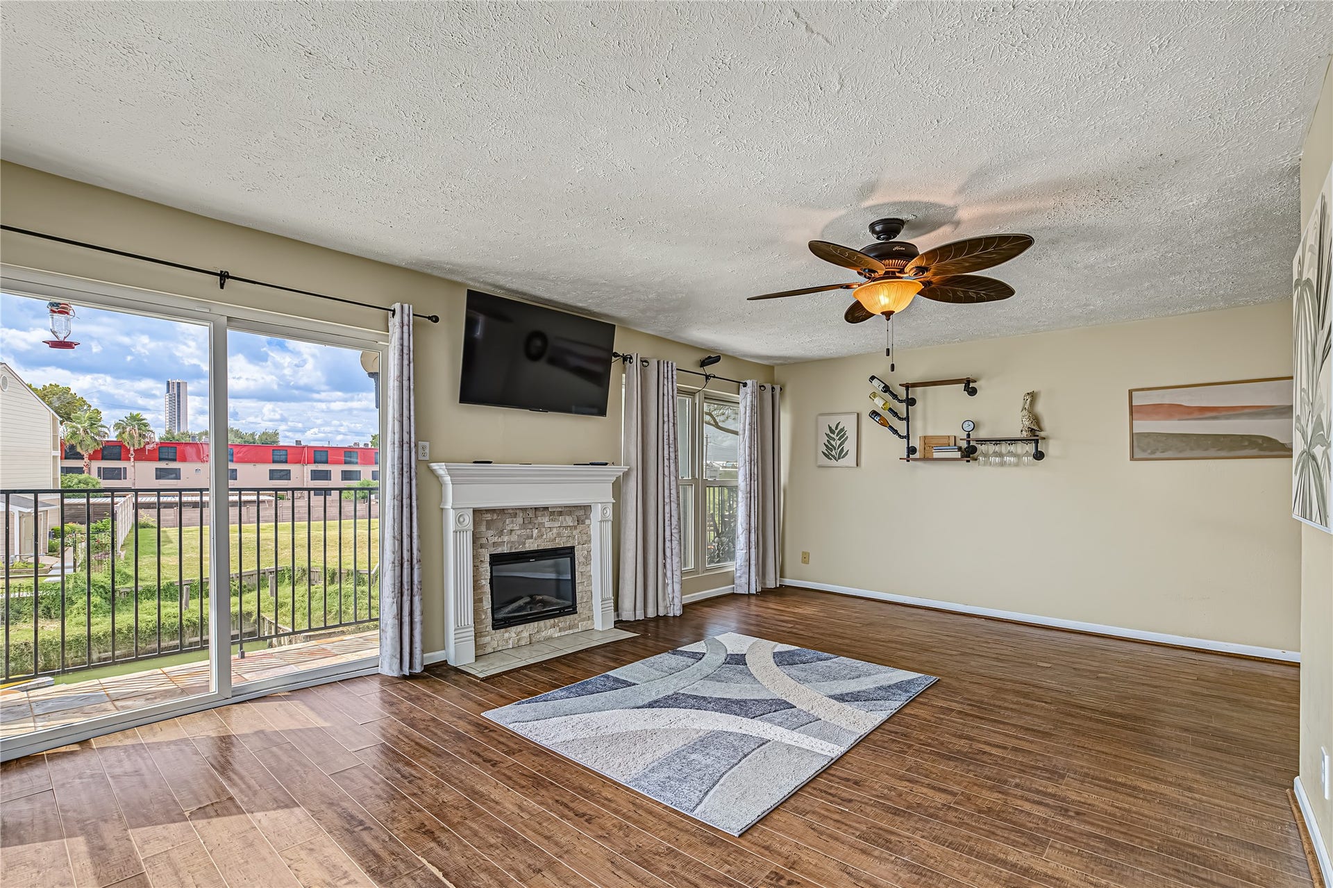 4011 Nasa Rd 1 Parkway, #511, El Lago, TX 77586 4011 Nasa Rd 1 Parkway, #511, El Lago, TX 77586