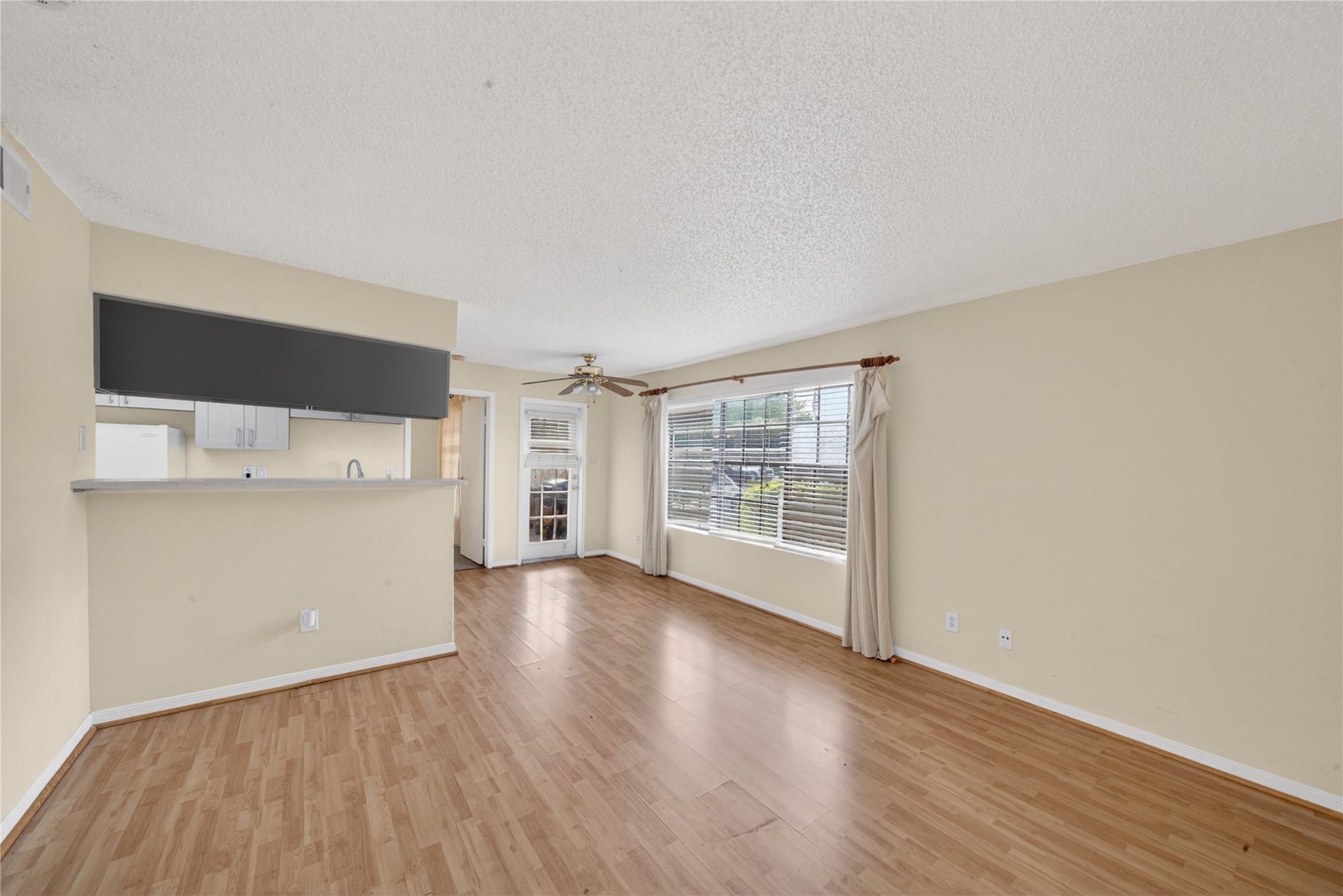 2750 Holly Hall Street, #1706, Houston, TX 77054