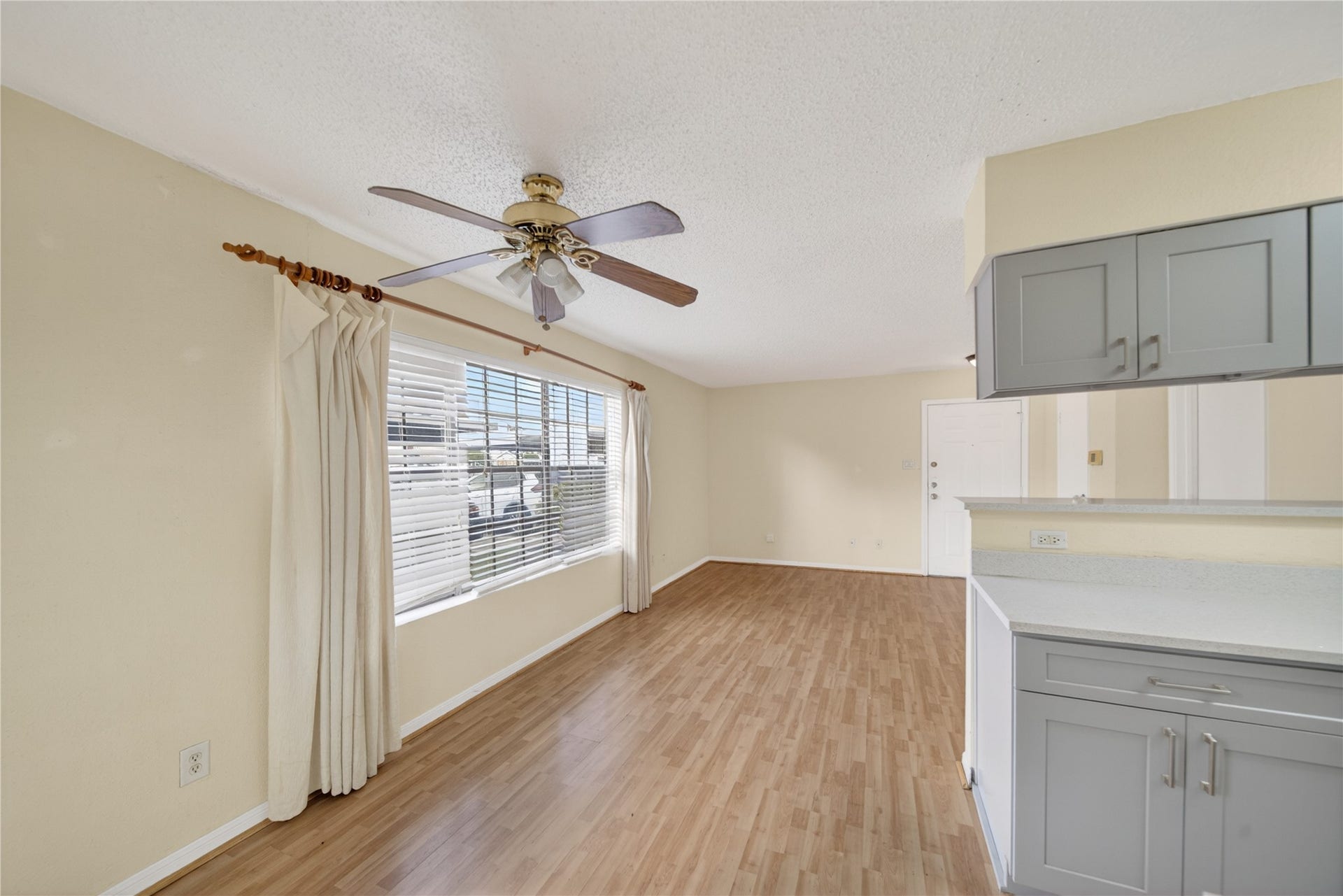 2750 Holly Hall Street, #1706, Houston, TX 77054