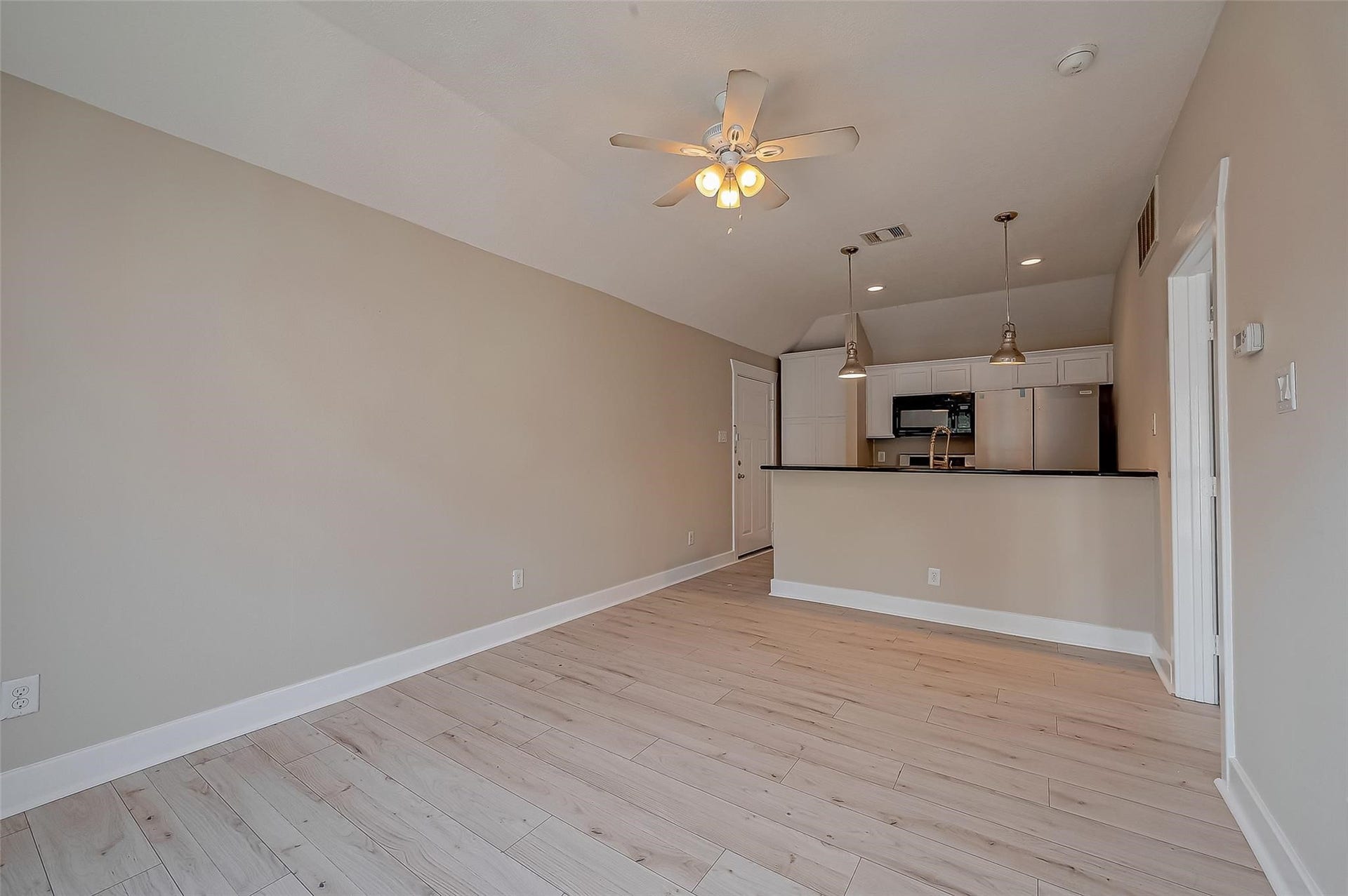 1110 E 24th Street, #B, Houston, TX 77009