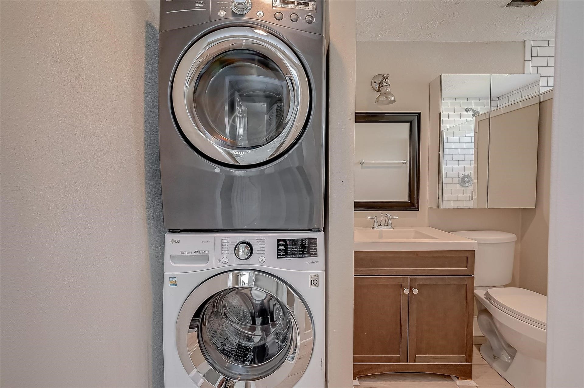1110 E 24th Street, #B, Houston, TX 77009