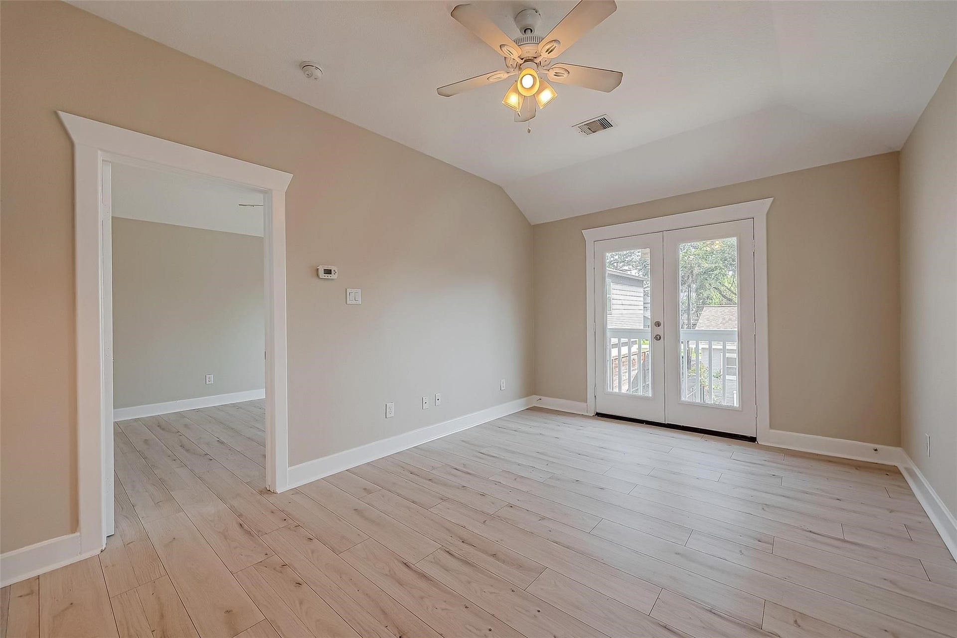 1110 E 24th Street, #B, Houston, TX 77009