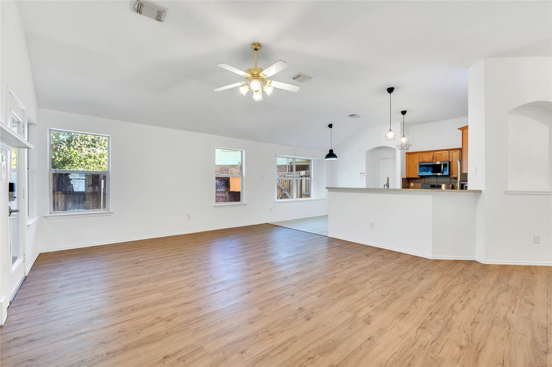 2103 Kingfisher Court, League City, TX 77573 2103 Kingfisher Court, League City, TX 77573