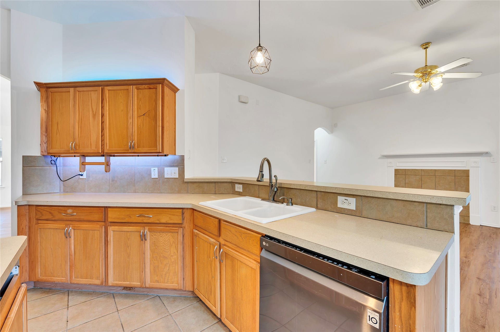 2103 Kingfisher Court, League City, TX 77573 2103 Kingfisher Court, League City, TX 77573
