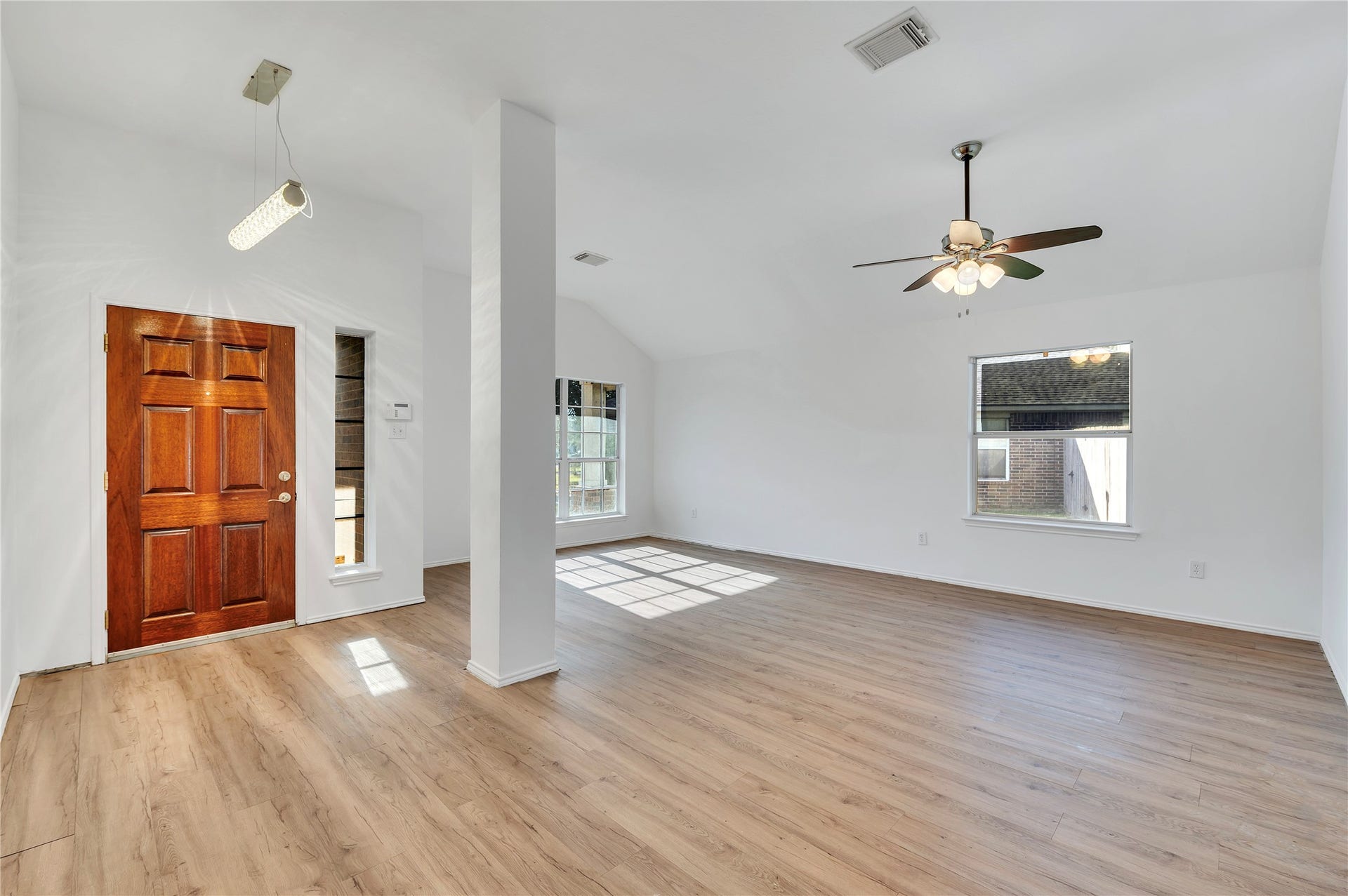 2103 Kingfisher Court, League City, TX 77573 2103 Kingfisher Court, League City, TX 77573