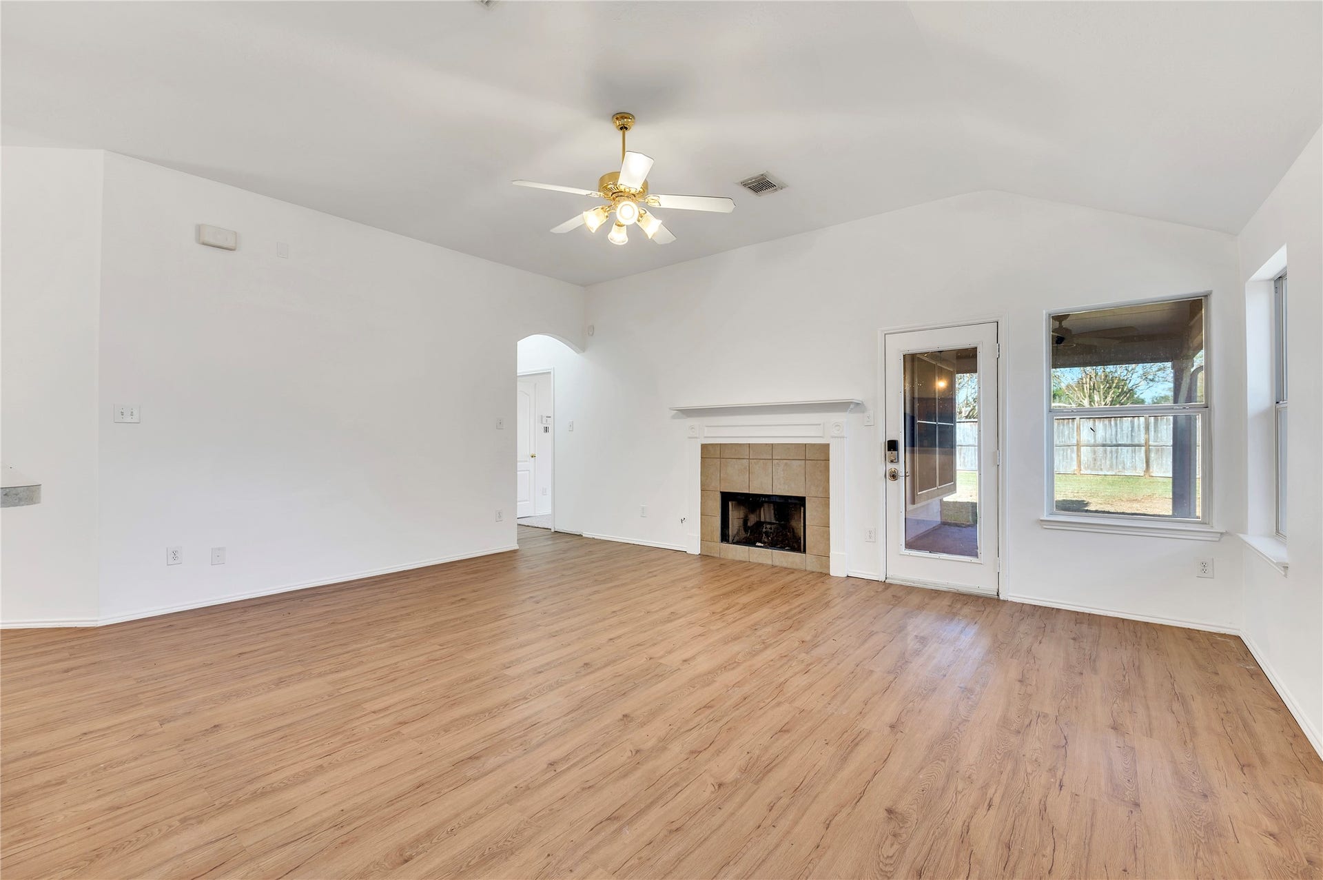 2103 Kingfisher Court, League City, TX 77573 2103 Kingfisher Court, League City, TX 77573