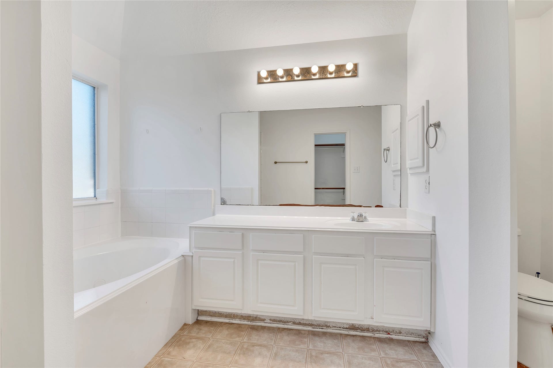 2103 Kingfisher Court, League City, TX 77573 2103 Kingfisher Court, League City, TX 77573