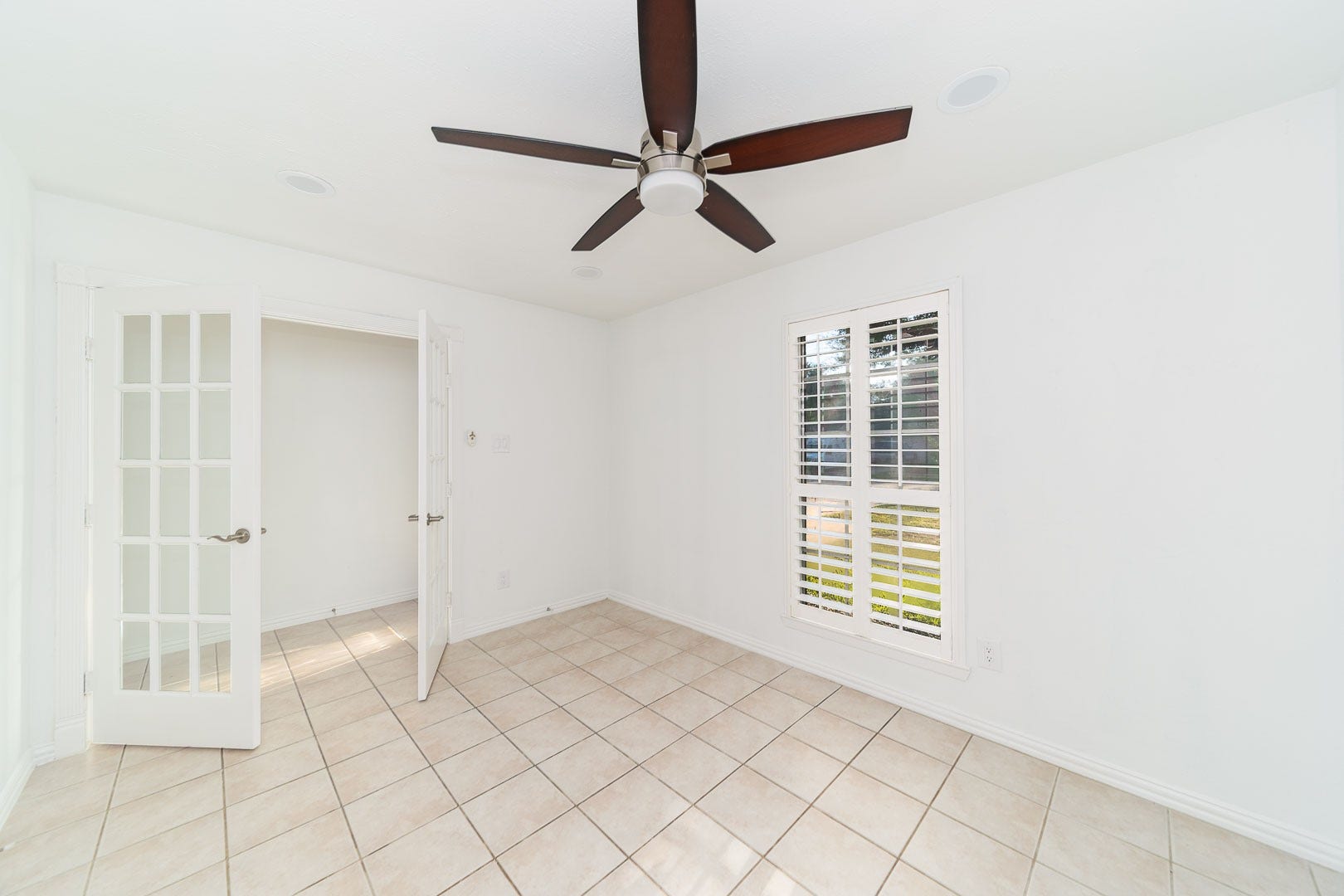 120 Meadow Bend Street, League City, TX 77573