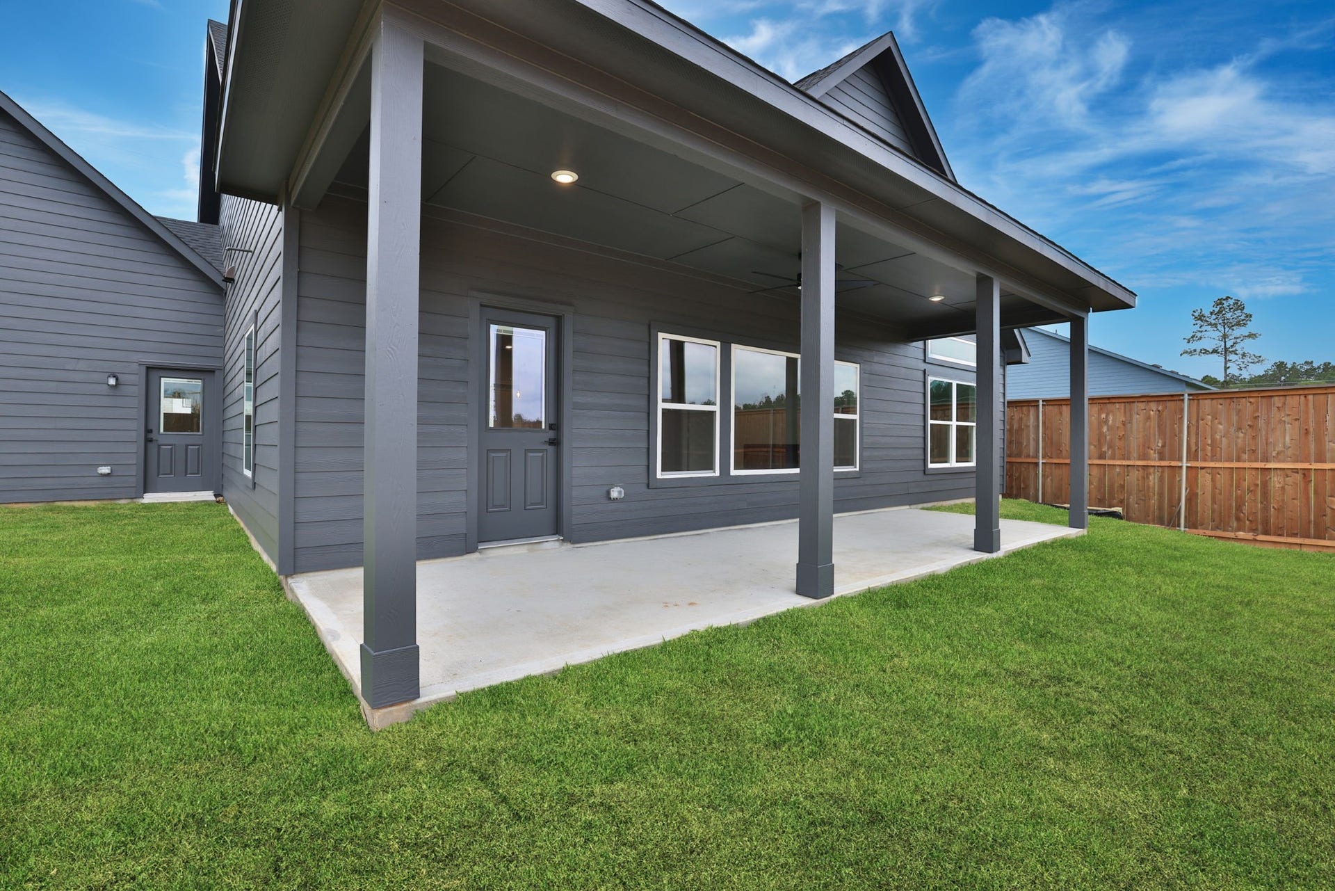 This home is currently under construction, with the opportunity to select your preferred exterior and interior finishes. Please contact our Sales Consultant for full details, available selections, and current availability. Photo shown is a sample of a recently completed home and is for reference only.