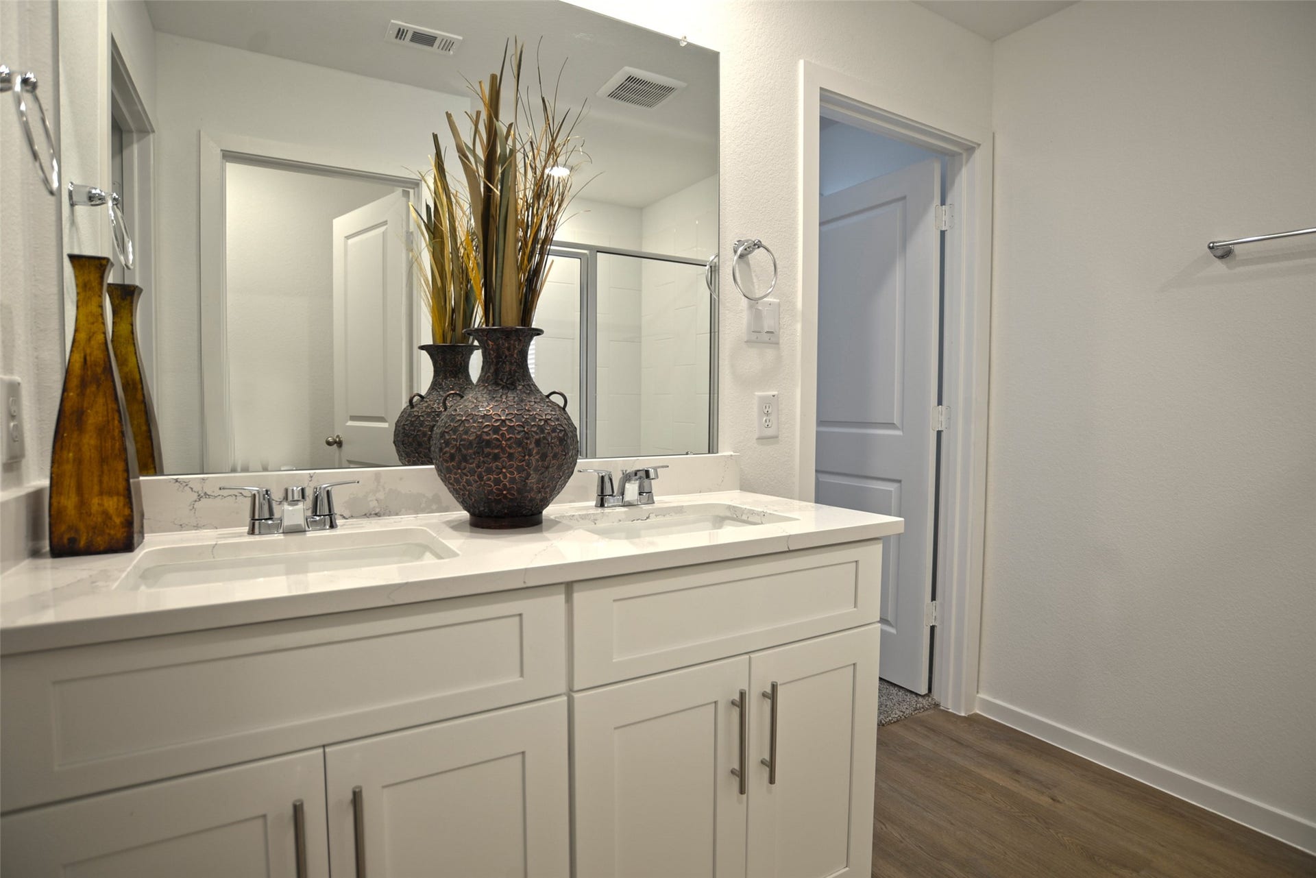 4122 Bronco Station Lane, League City, TX 77511 Primary Bath