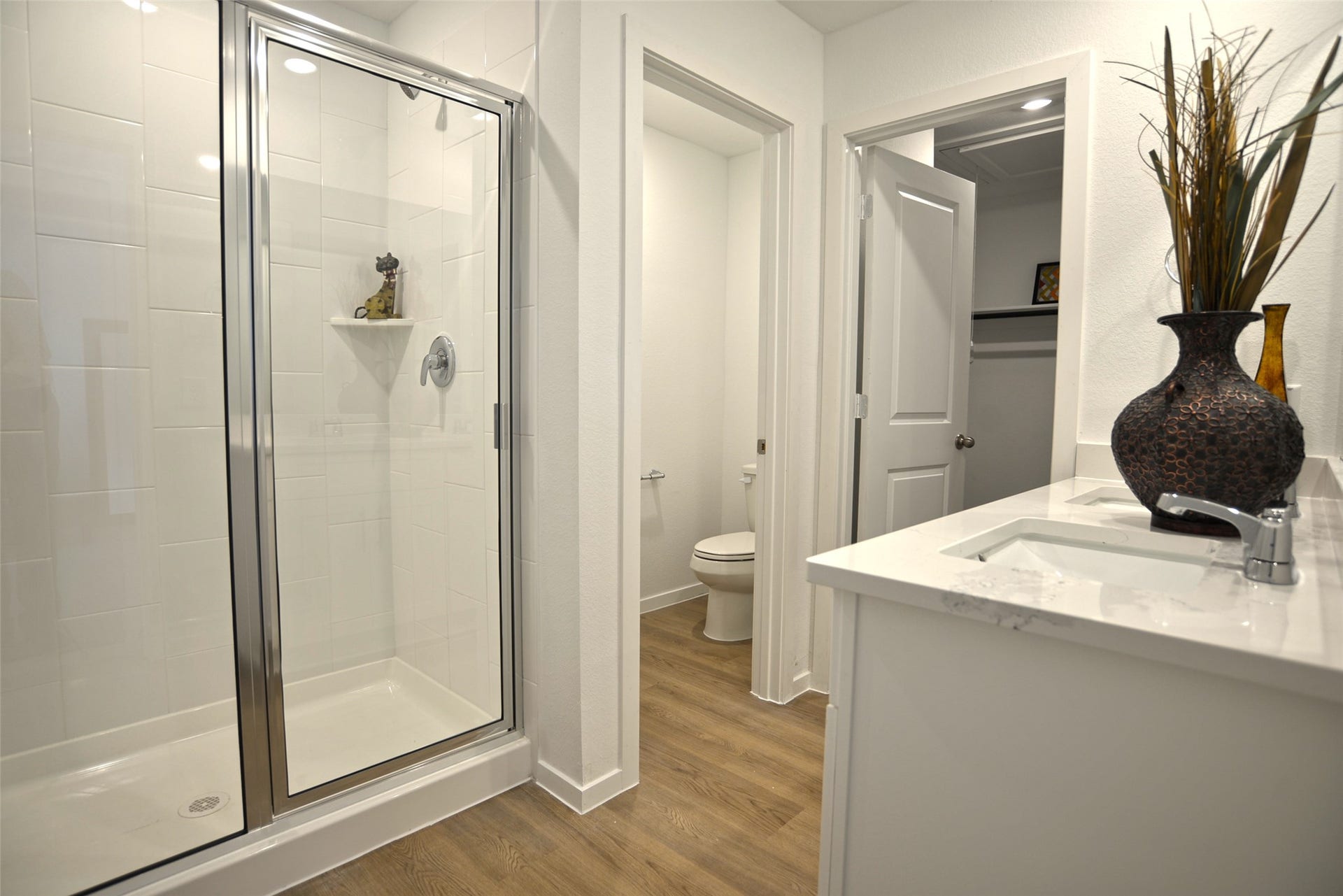 4122 Bronco Station Lane, League City, TX 77511 Primary Bath