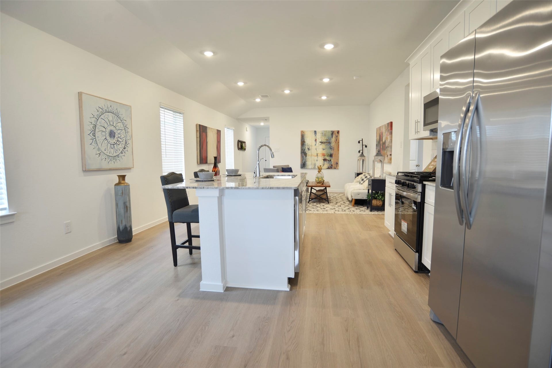 4122 Bronco Station Lane, League City, TX 77511 Refrigerator included