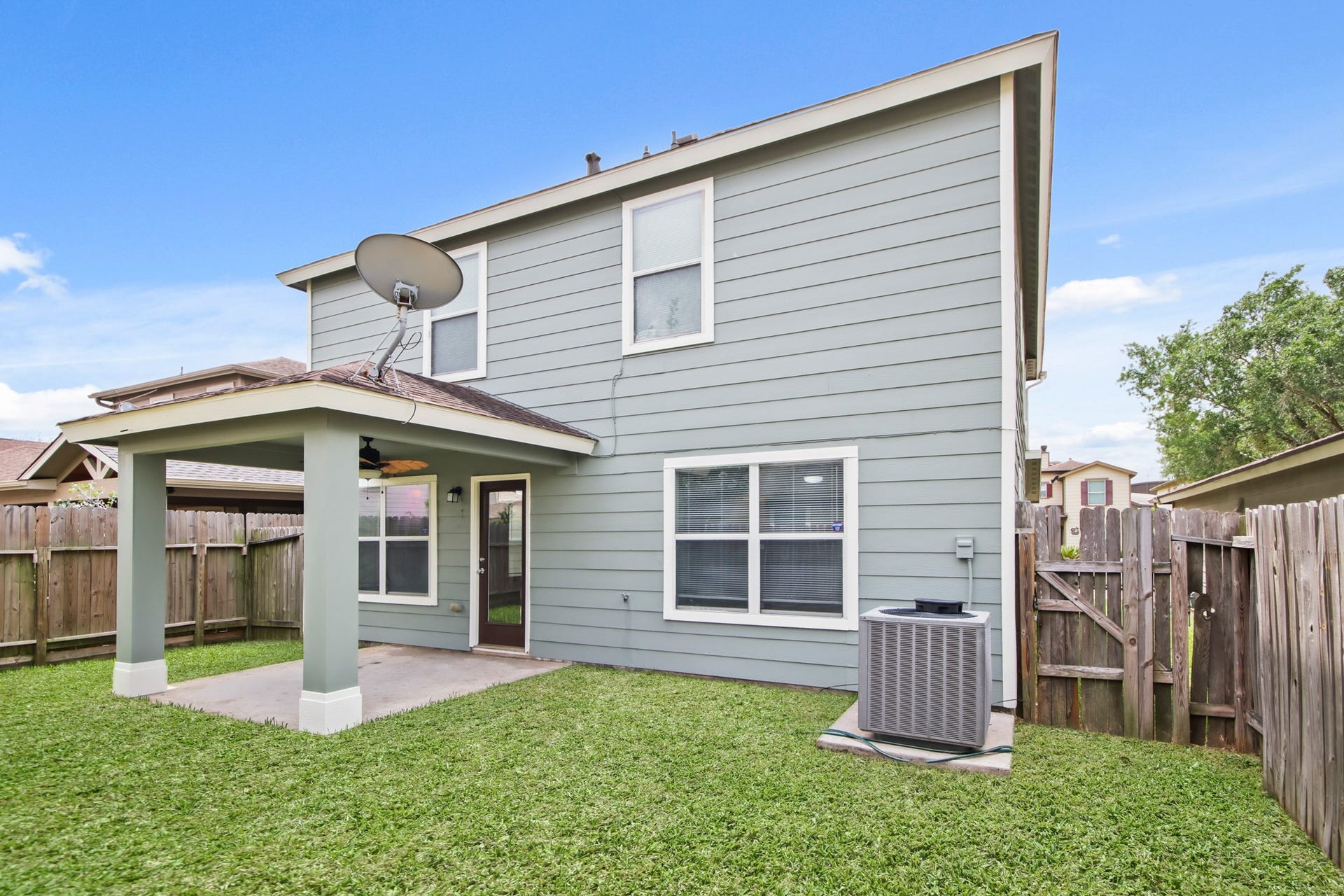 255 Silky Leaf Drive, Houston, TX 77073 Welcome to your new backyard! It has a covered patio perfect for entertaining family, and guests.