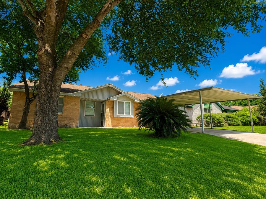 Property photo for 723 Onaleigh Drive, Channelview, TX
