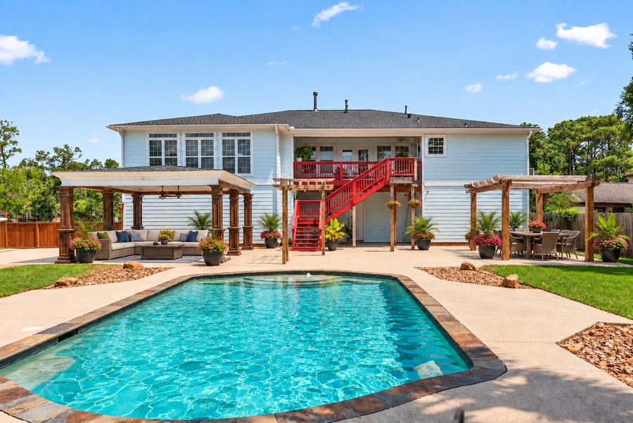 Property photo for 1003 S Country Club Drive, La Porte, TX