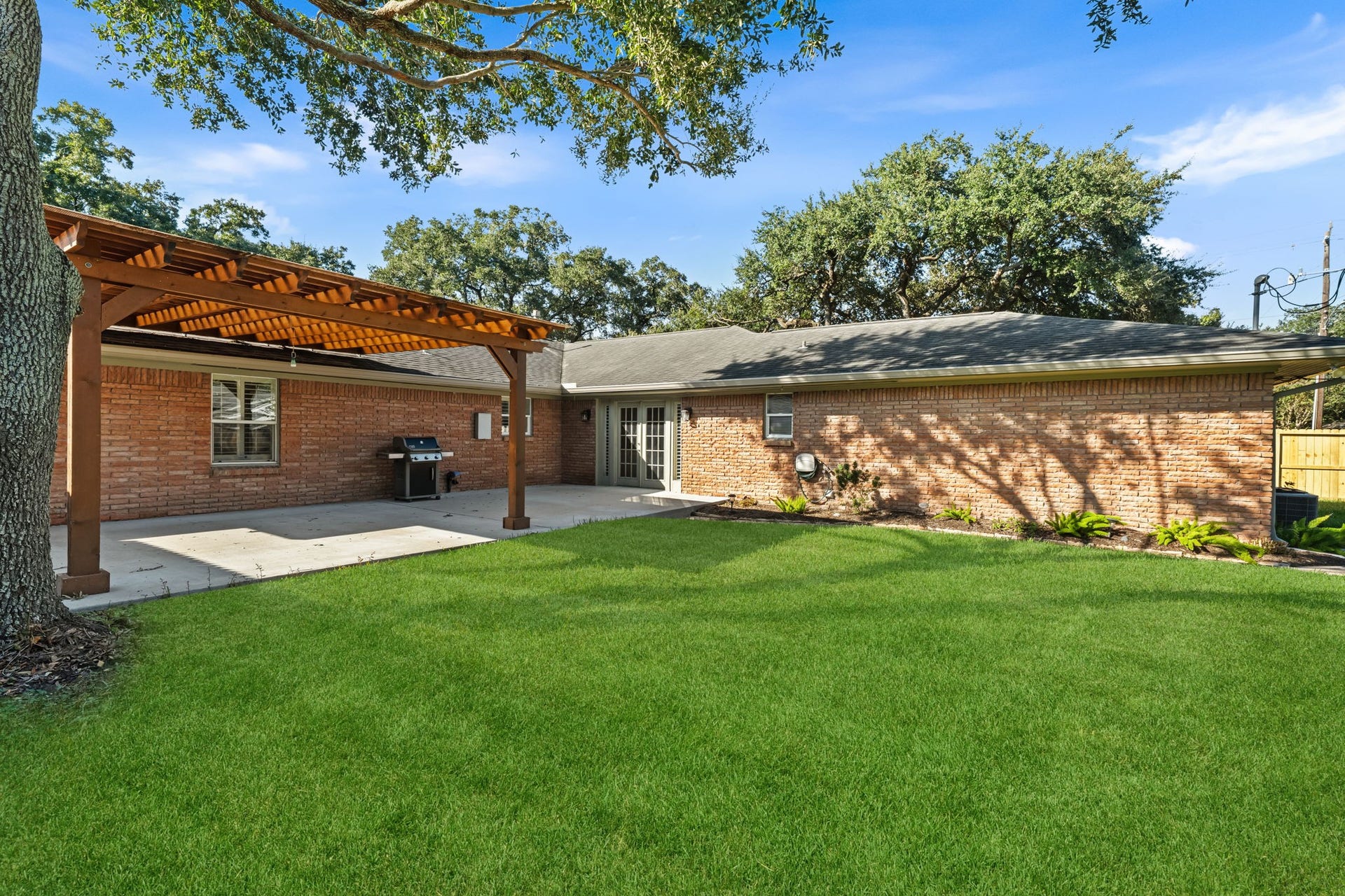 4630 Willowbend Boulevard, Houston, TX 77035 4630 Willowbend Boulevard, Houston, TX 77035