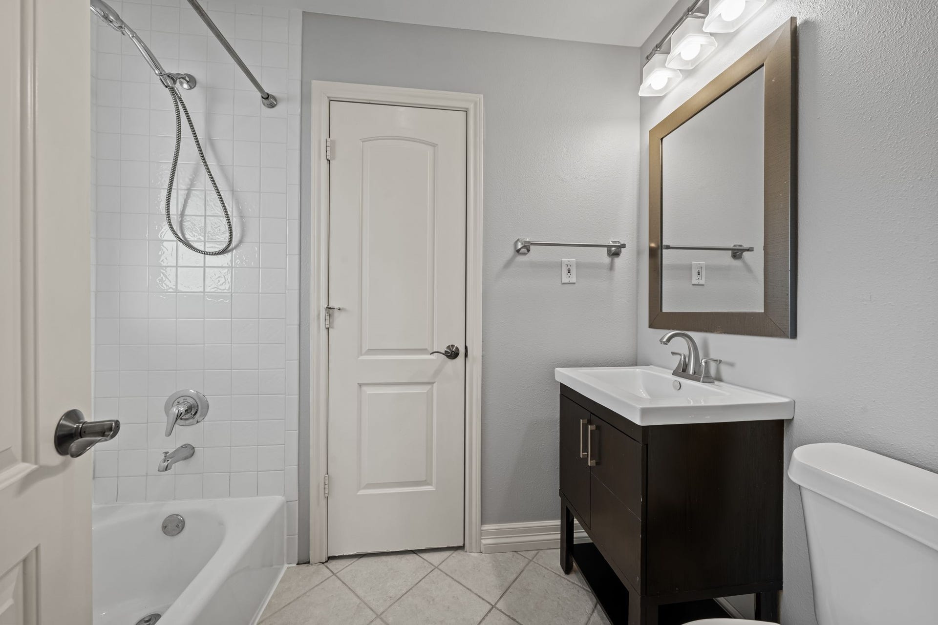 4630 Willowbend Boulevard, Houston, TX 77035 4630 Willowbend Boulevard, Houston, TX 77035