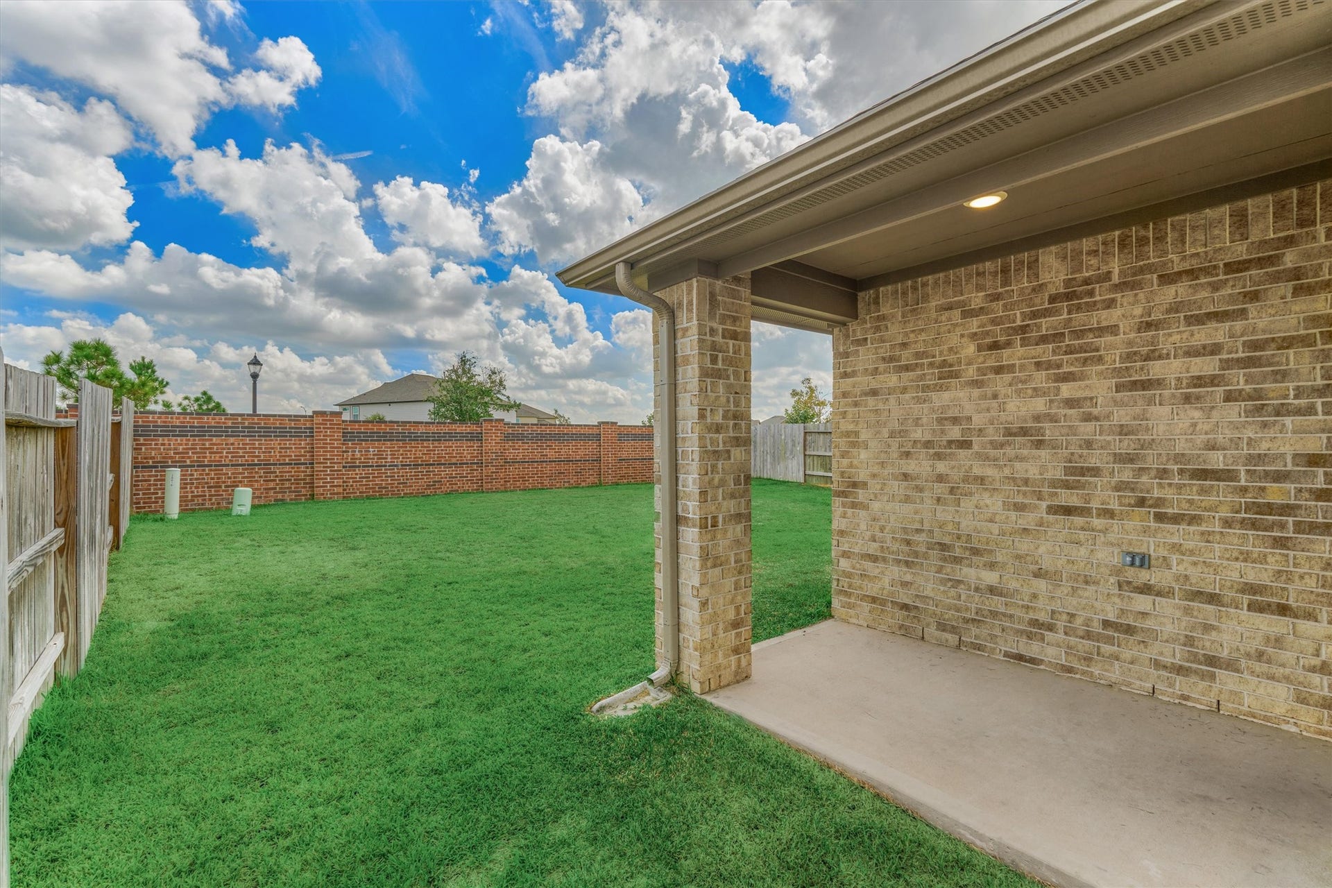20010 Sienna Green Drive, Hockley, TX 77447 20010 Sienna Green Drive, Hockley, TX 77447