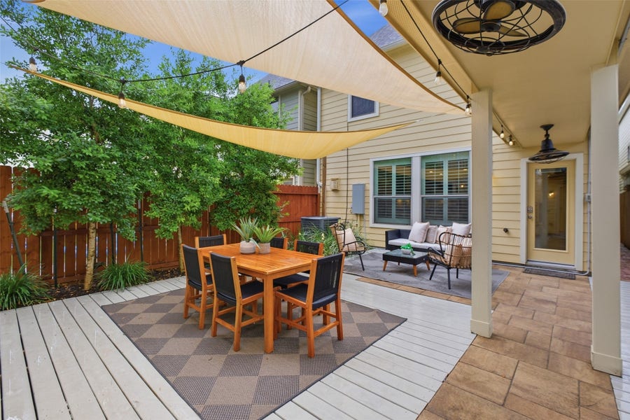 Property photo for 233 W 26th Street, Houston, TX