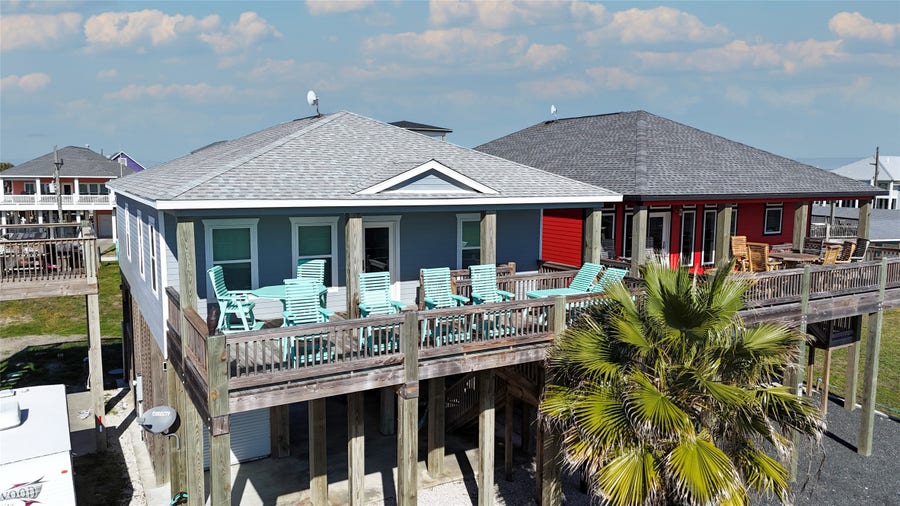 Property photo for 1815 Redfish Lane, Crystal Beach, TX