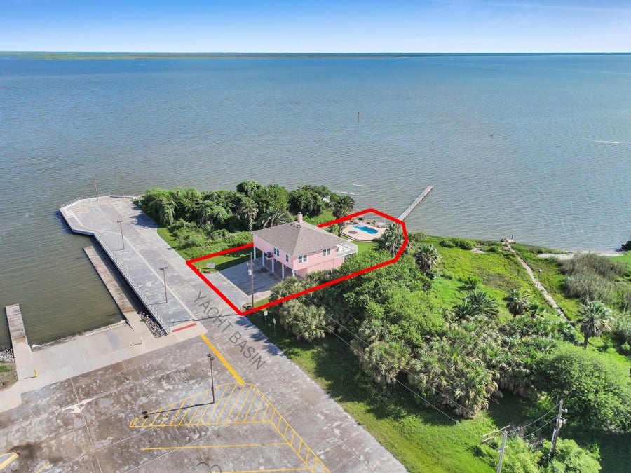 Property photo for 1300 Yacht Basin, Gilchrist, TX