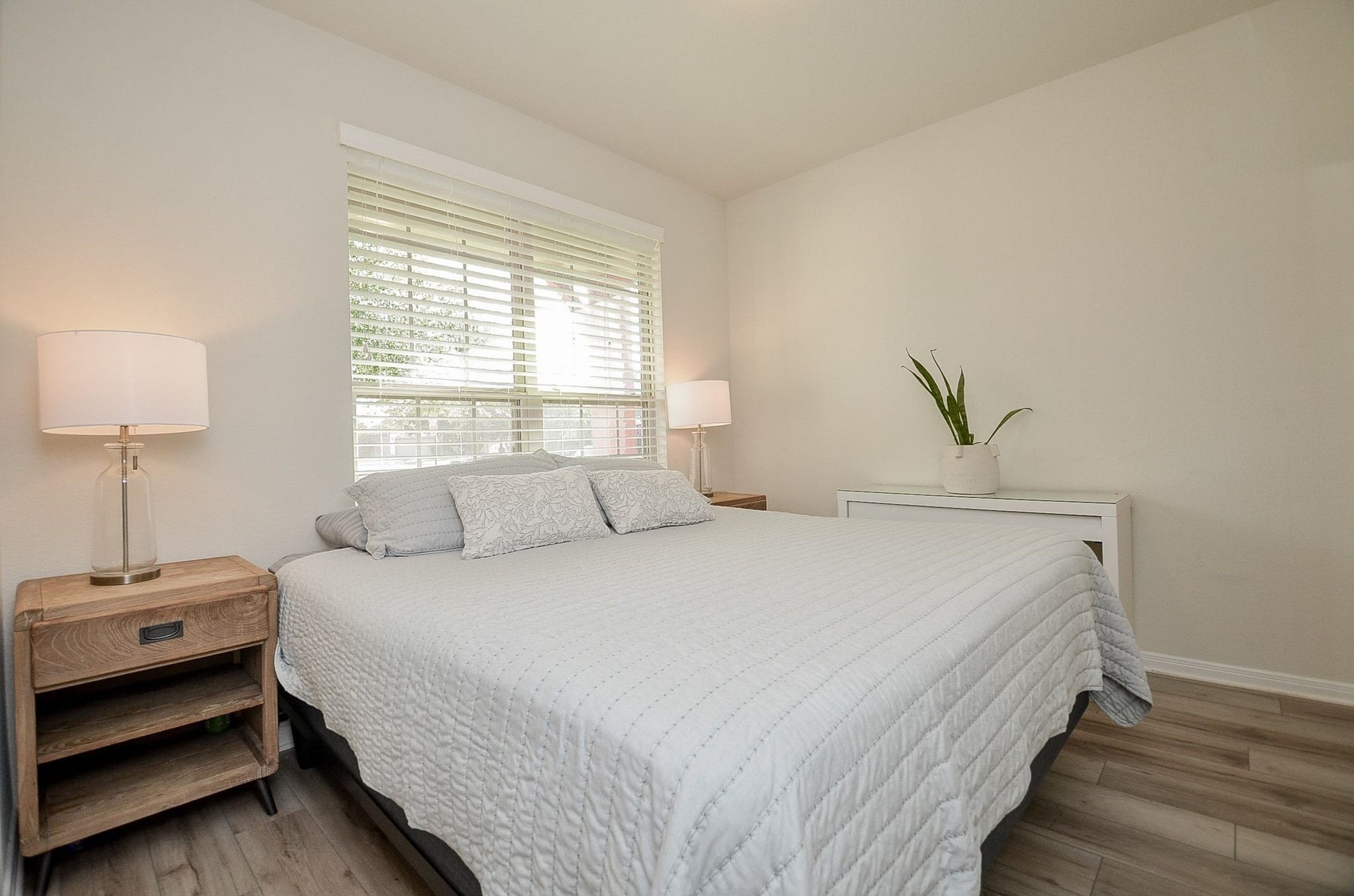 28503 Pleasant Forest Drive, Katy, TX 77494 Bright and comfortable secondary bedroom conveniently located downstairs.